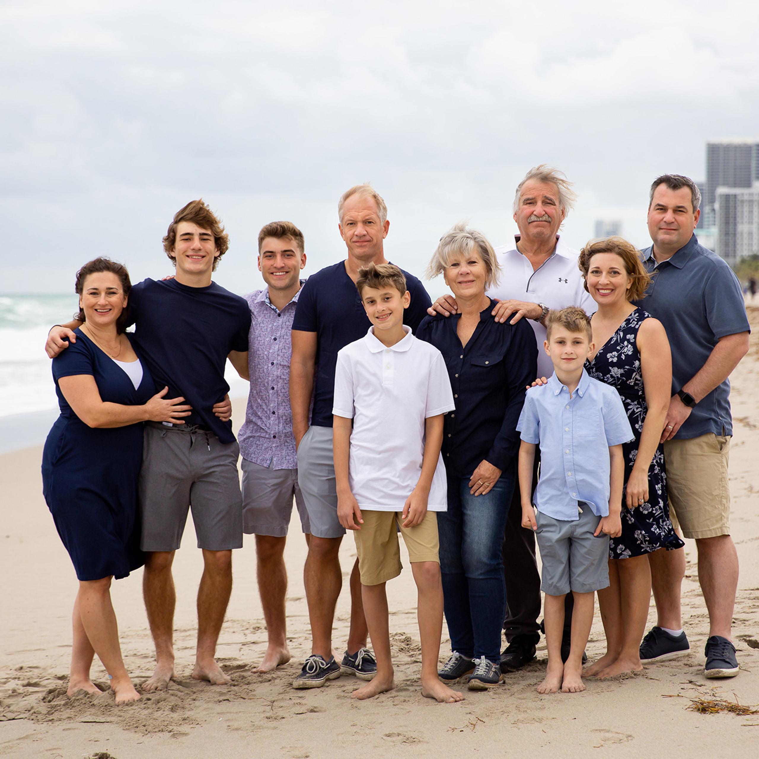 extended family photosession in Hollywood beach