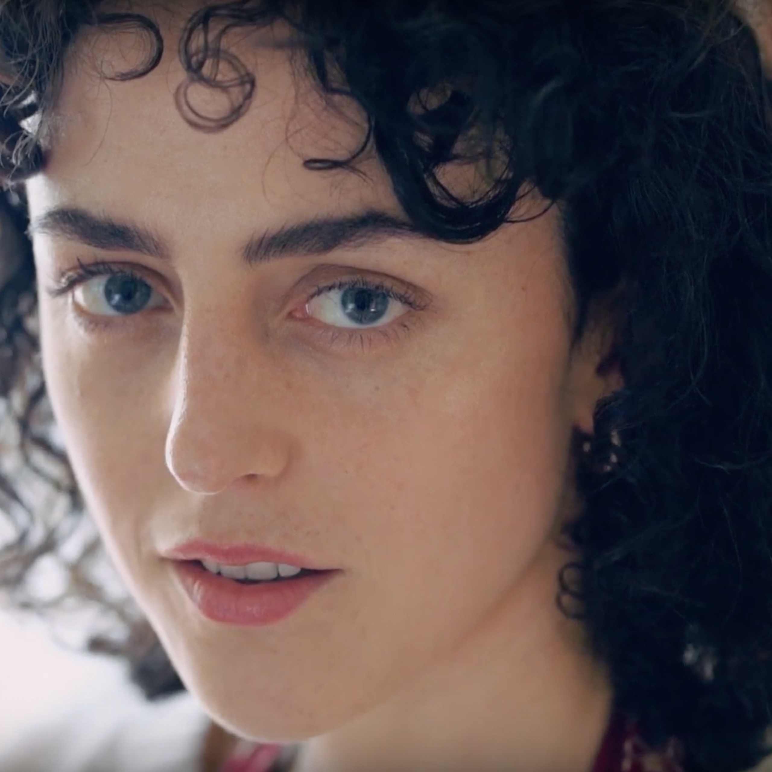 Videoclipe “LIKE CLAY”