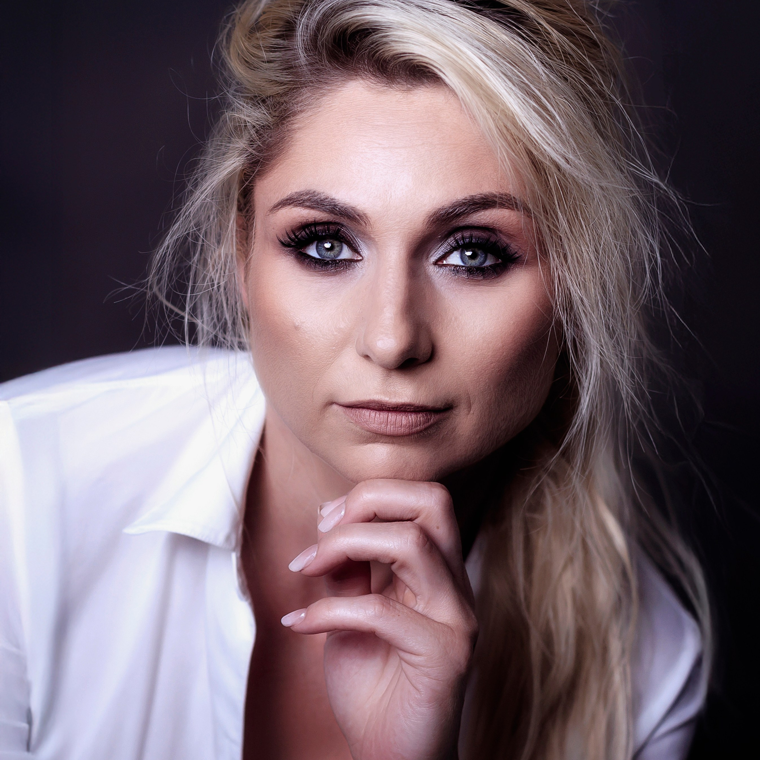 Machiaj profesional Constanta - La Femme Studio Photography / Alexandra Stan Make-up. Elena Mascan – Fotograf newborn, maternitate, portret, smash the cake & branding personal | La Femme Studio Photograpy|Constanţa