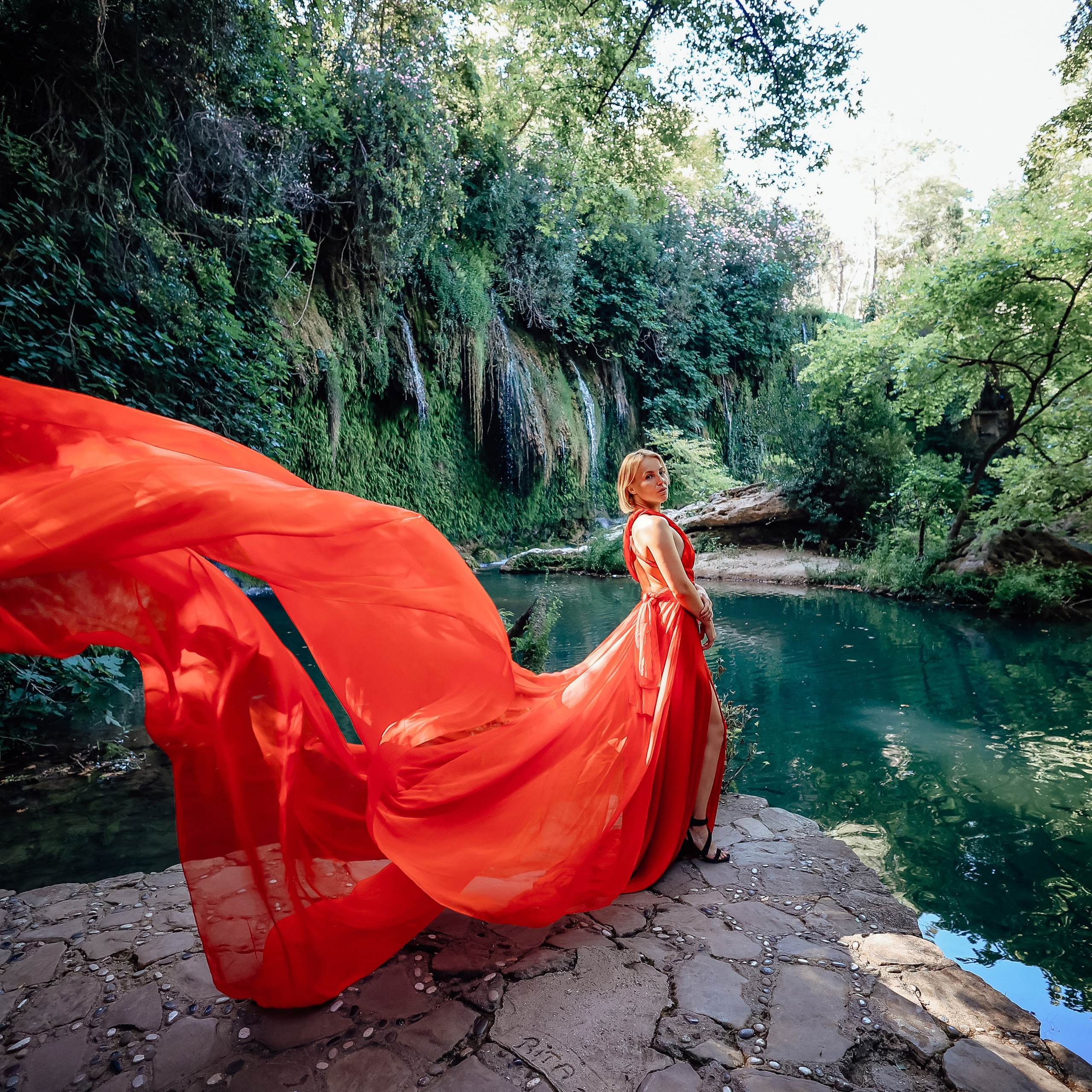 Kurshunlu waterfall (flying dresses)