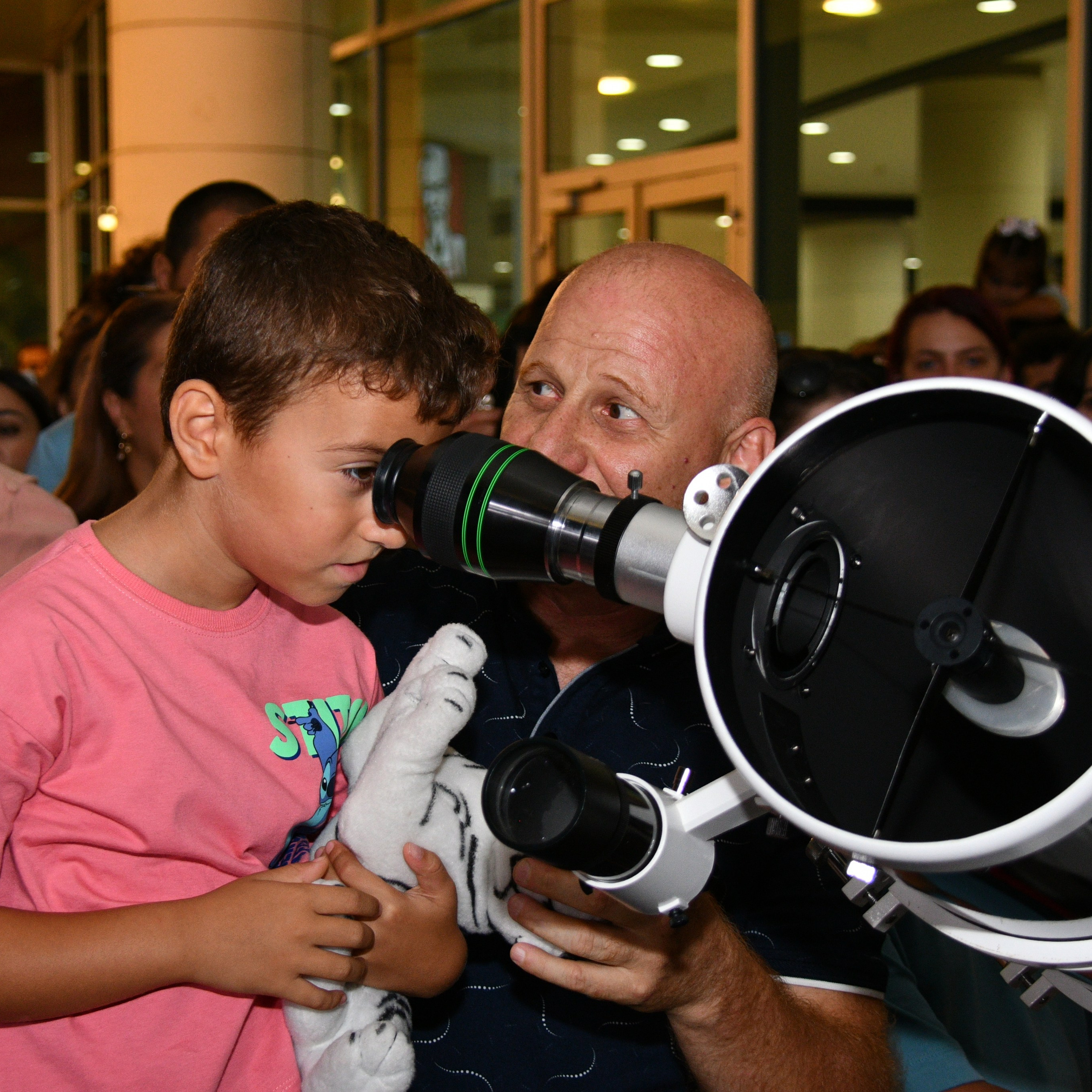 Ay Tutulması 2025. Həvəskar Astronomlar Cəmiyyəti — Astronomy.az