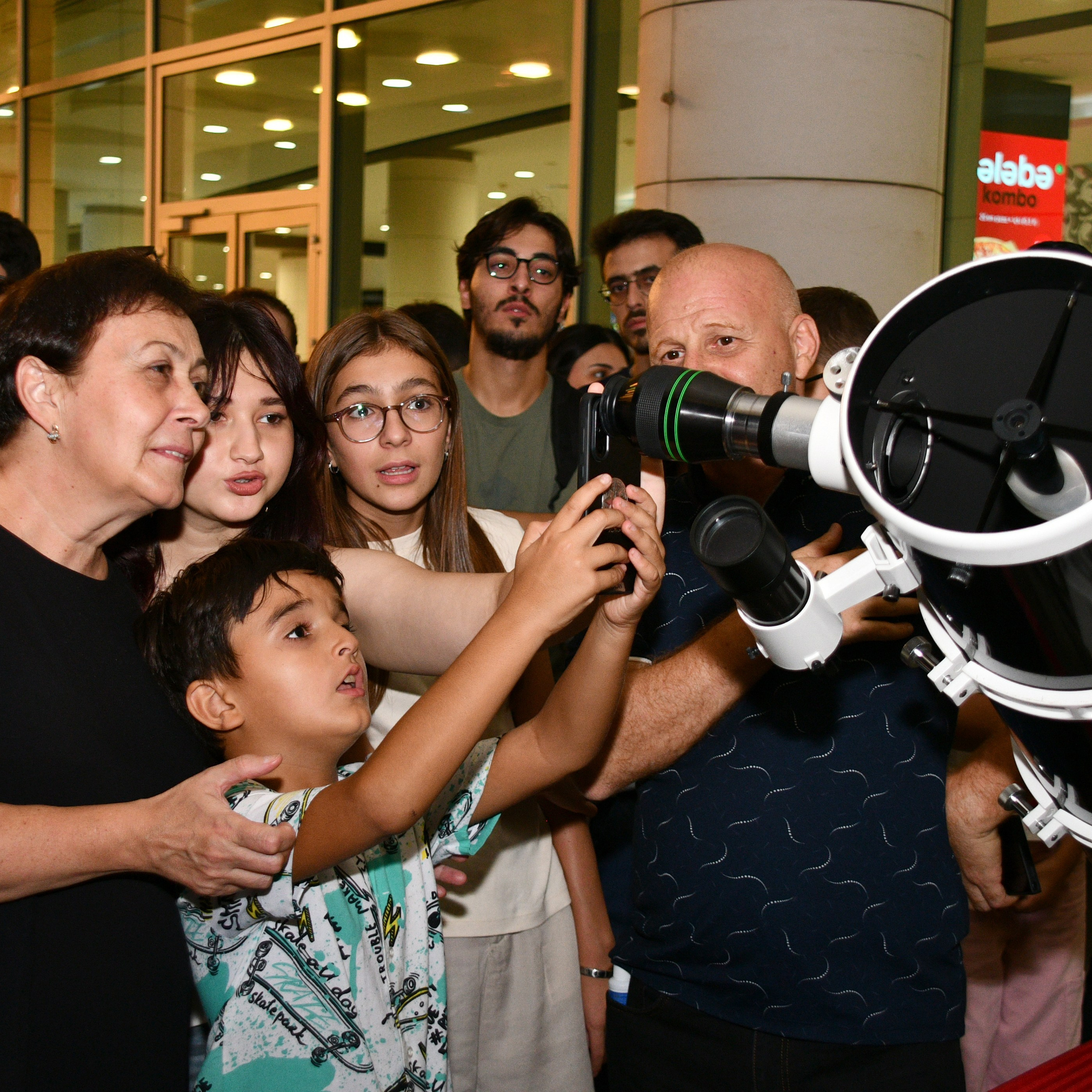 Ay Tutulması 2025. Həvəskar Astronomlar Cəmiyyəti — Astronomy.az