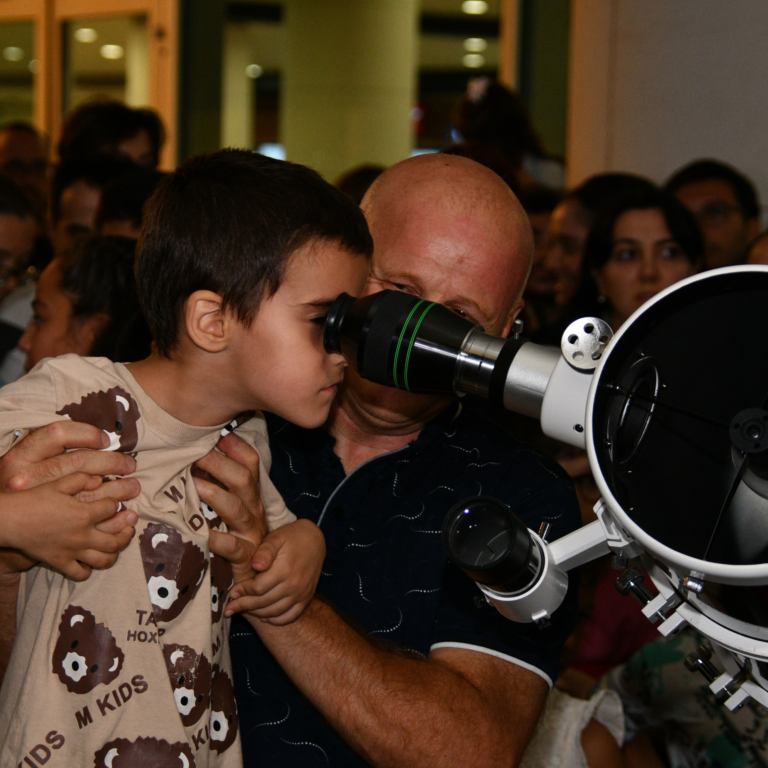 Ay Tutulması 2025. Həvəskar Astronomlar Cəmiyyəti — Astronomy.az