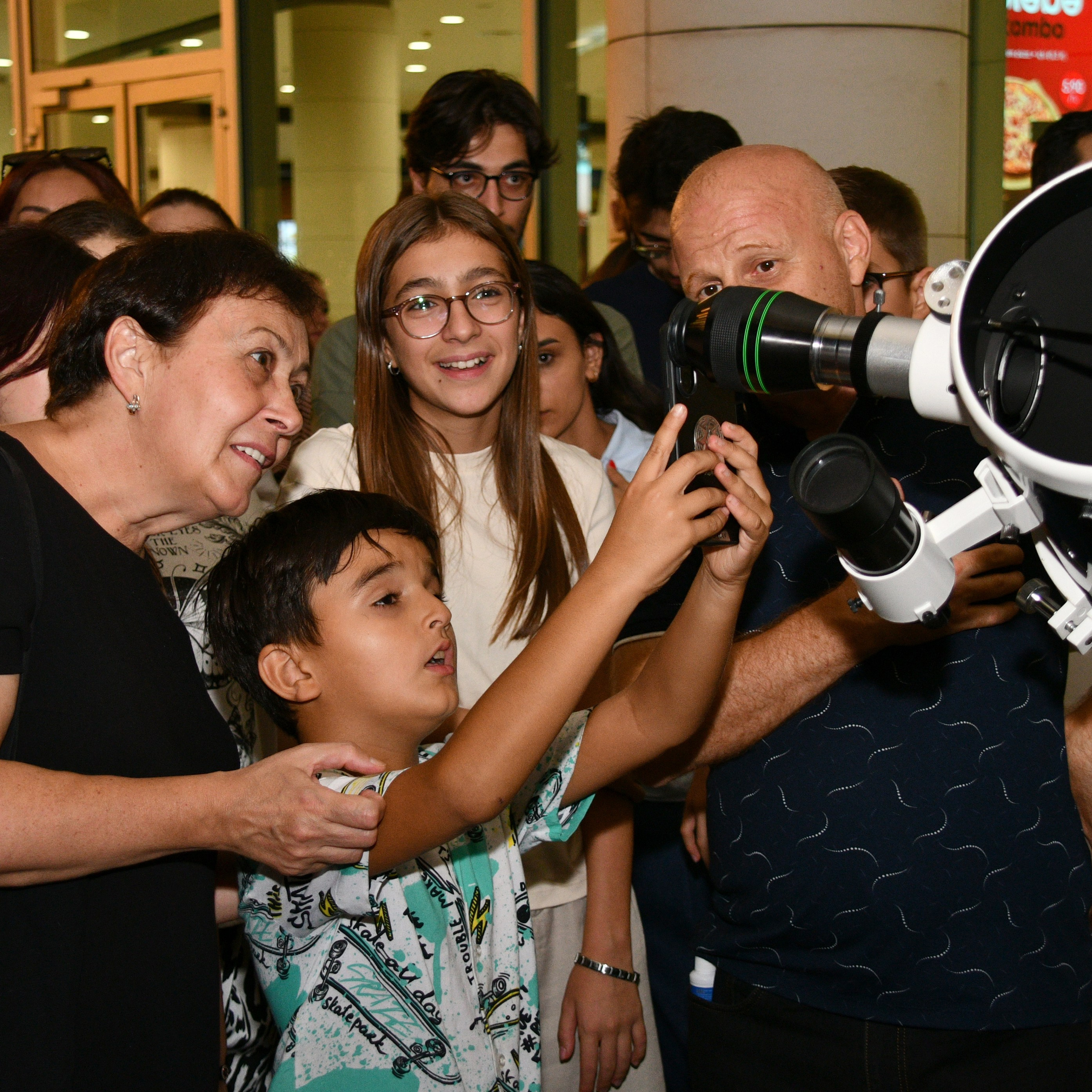 Ay Tutulması 2025. Həvəskar Astronomlar Cəmiyyəti — Astronomy.az