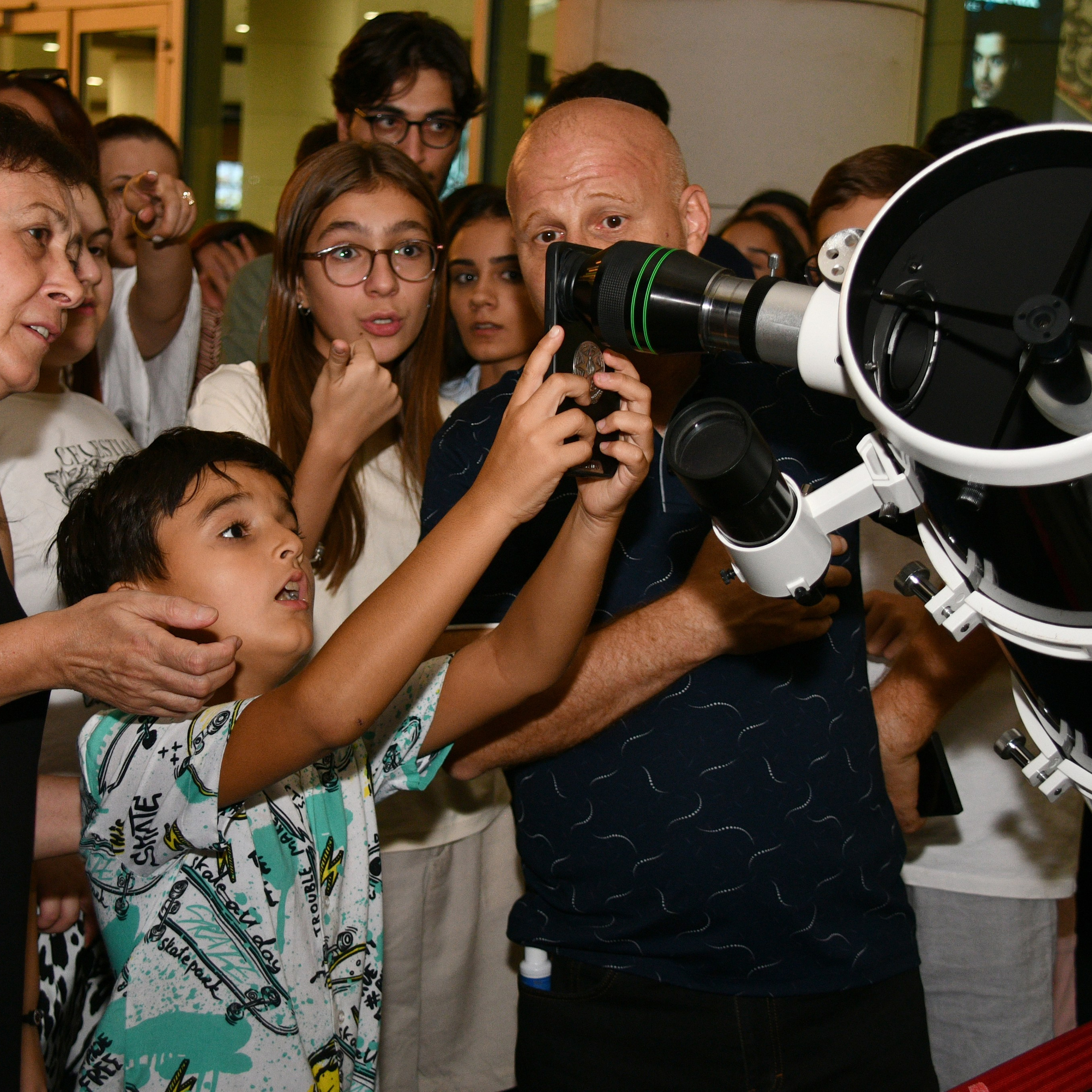 Ay Tutulması 2025. Həvəskar Astronomlar Cəmiyyəti — Astronomy.az