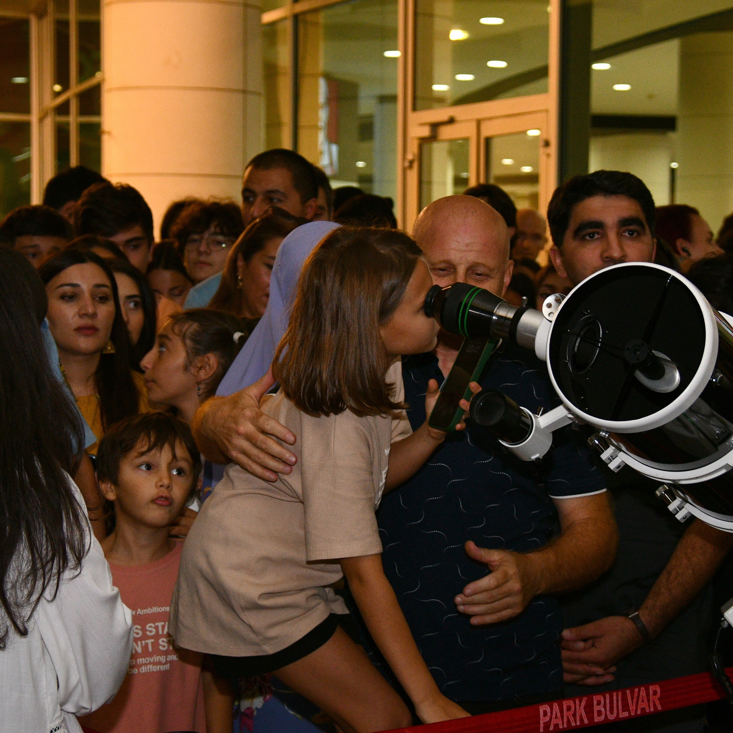 Ay Tutulması 2025. Həvəskar Astronomlar Cəmiyyəti — Astronomy.az