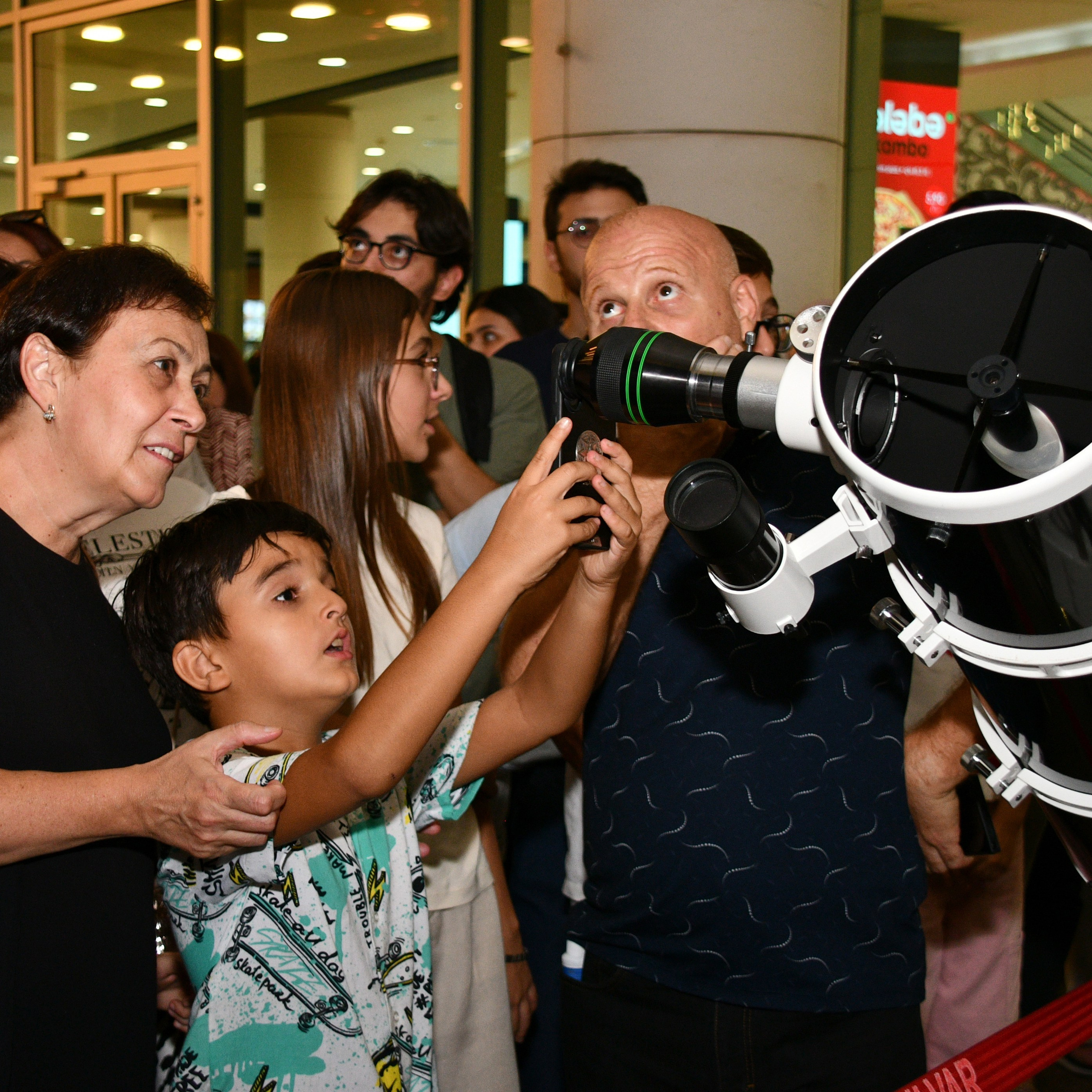 Ay Tutulması 2025. Həvəskar Astronomlar Cəmiyyəti — Astronomy.az