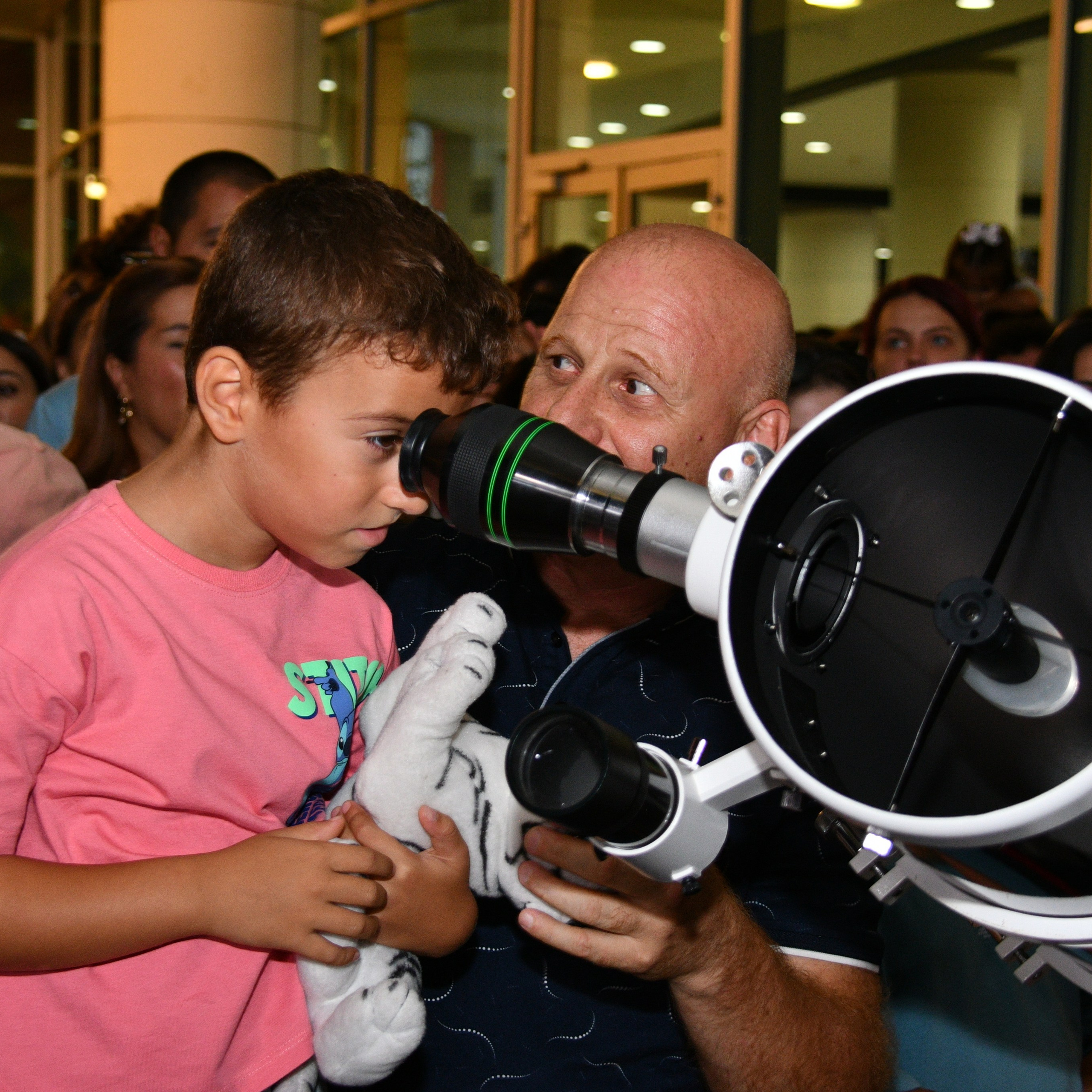 Ay Tutulması 2025. Həvəskar Astronomlar Cəmiyyəti — Astronomy.az