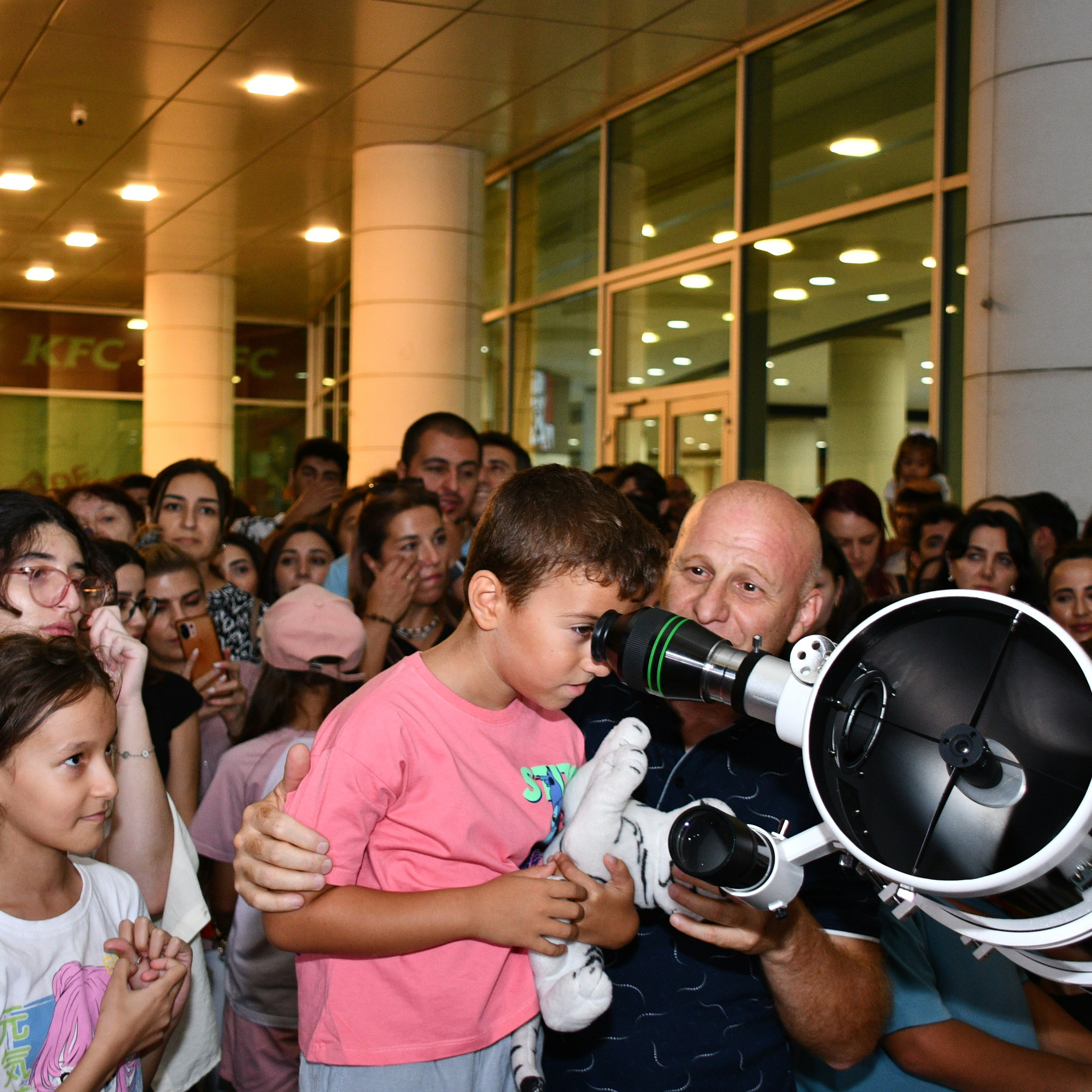 Ay Tutulması 2025. Həvəskar Astronomlar Cəmiyyəti — Astronomy.az