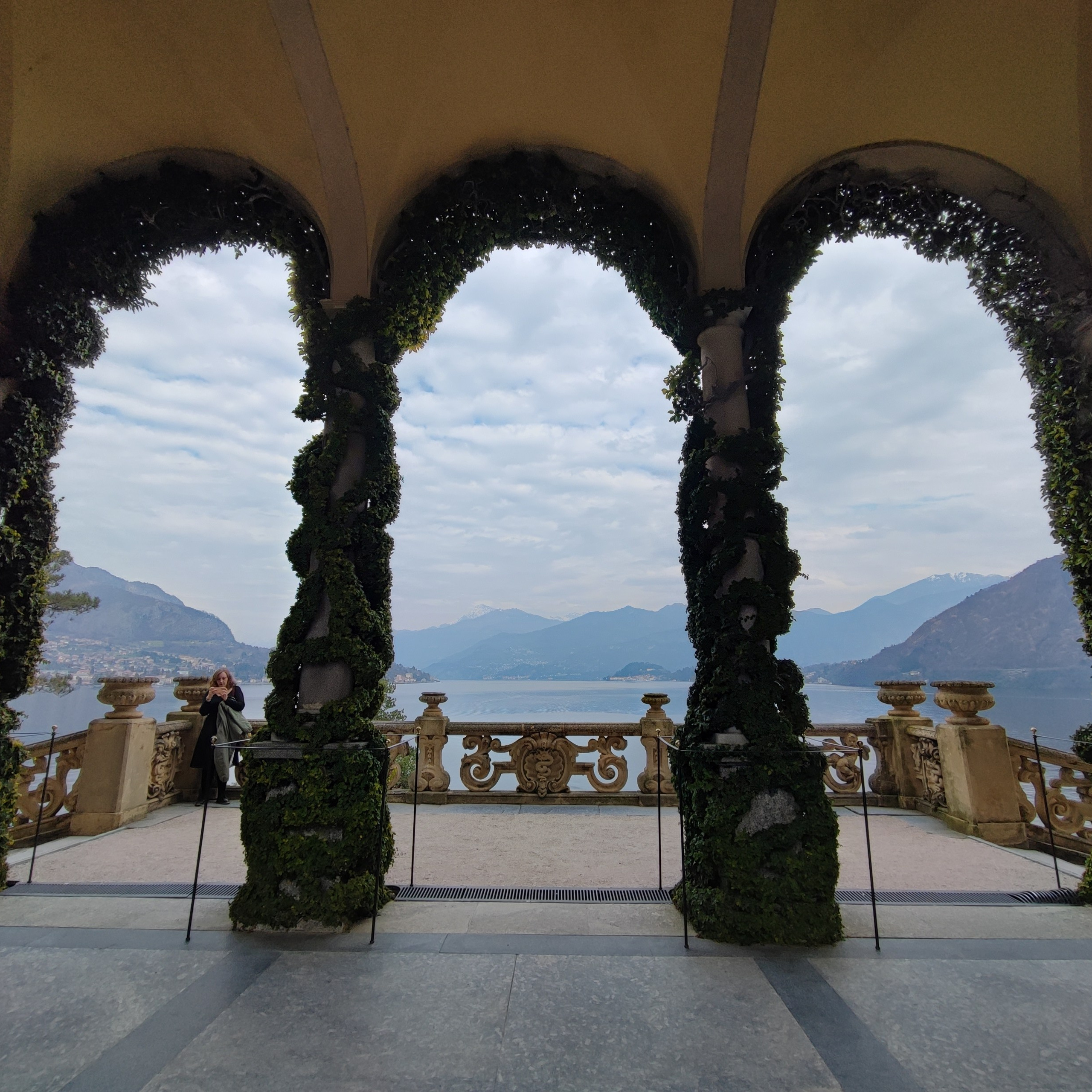 Locations Como. Wedding and elopement photographer Italy Tuscany Como Milan Pavia Marija Galaka