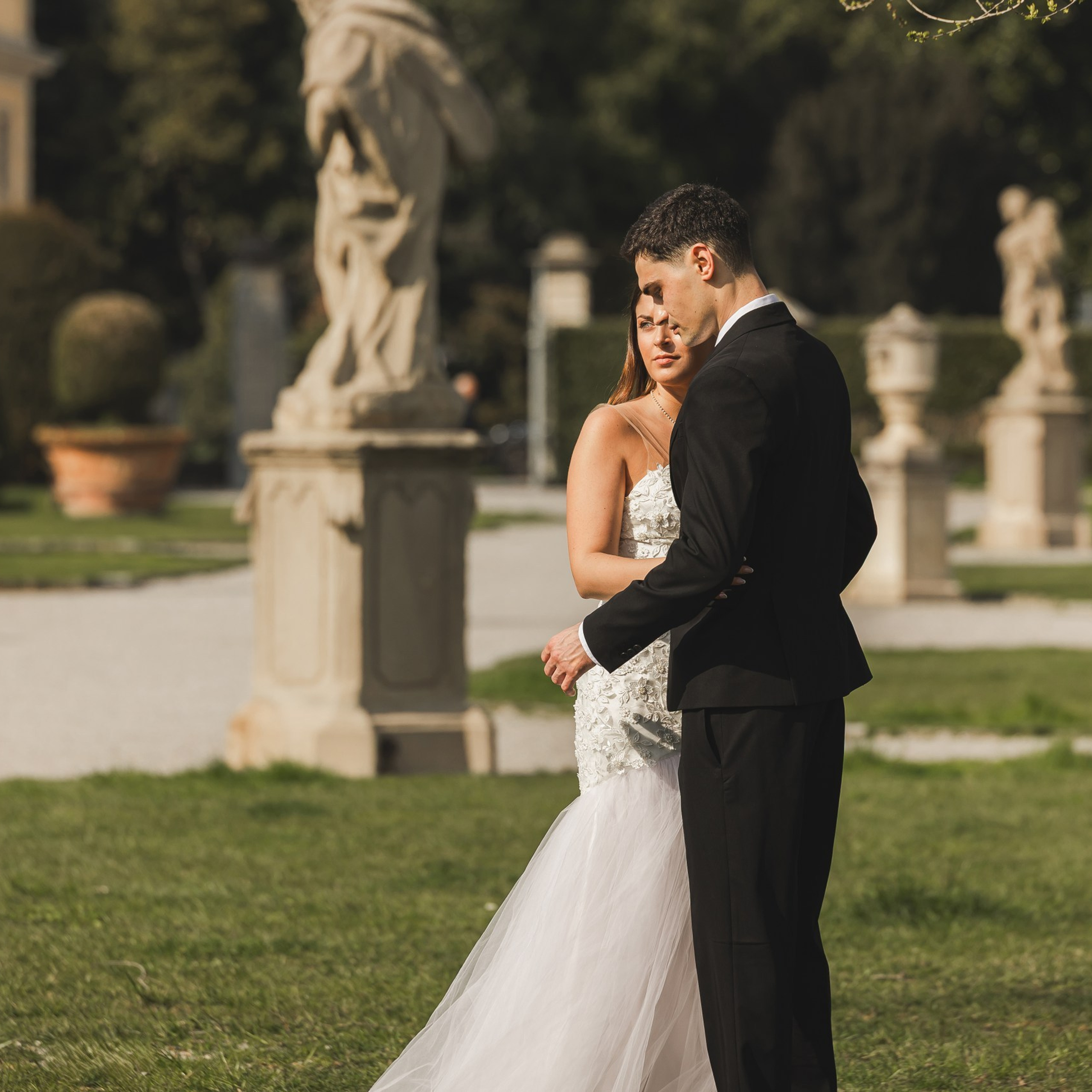 Locations Como. Wedding and elopement photographer Italy Tuscany Como Milan Pavia Marija Galaka