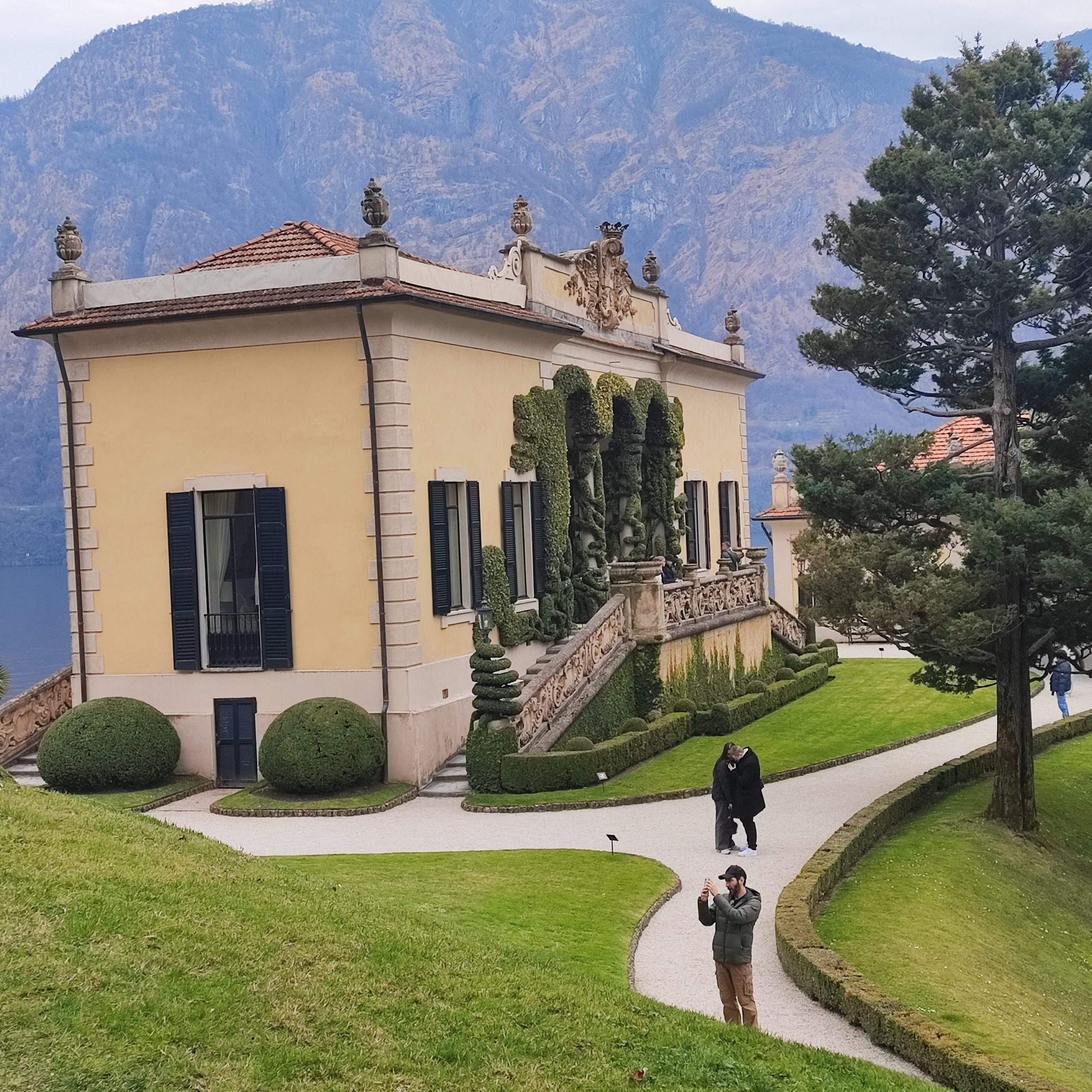 Locations Como. Wedding and elopement photographer Italy Tuscany Como Milan Pavia Marija Galaka