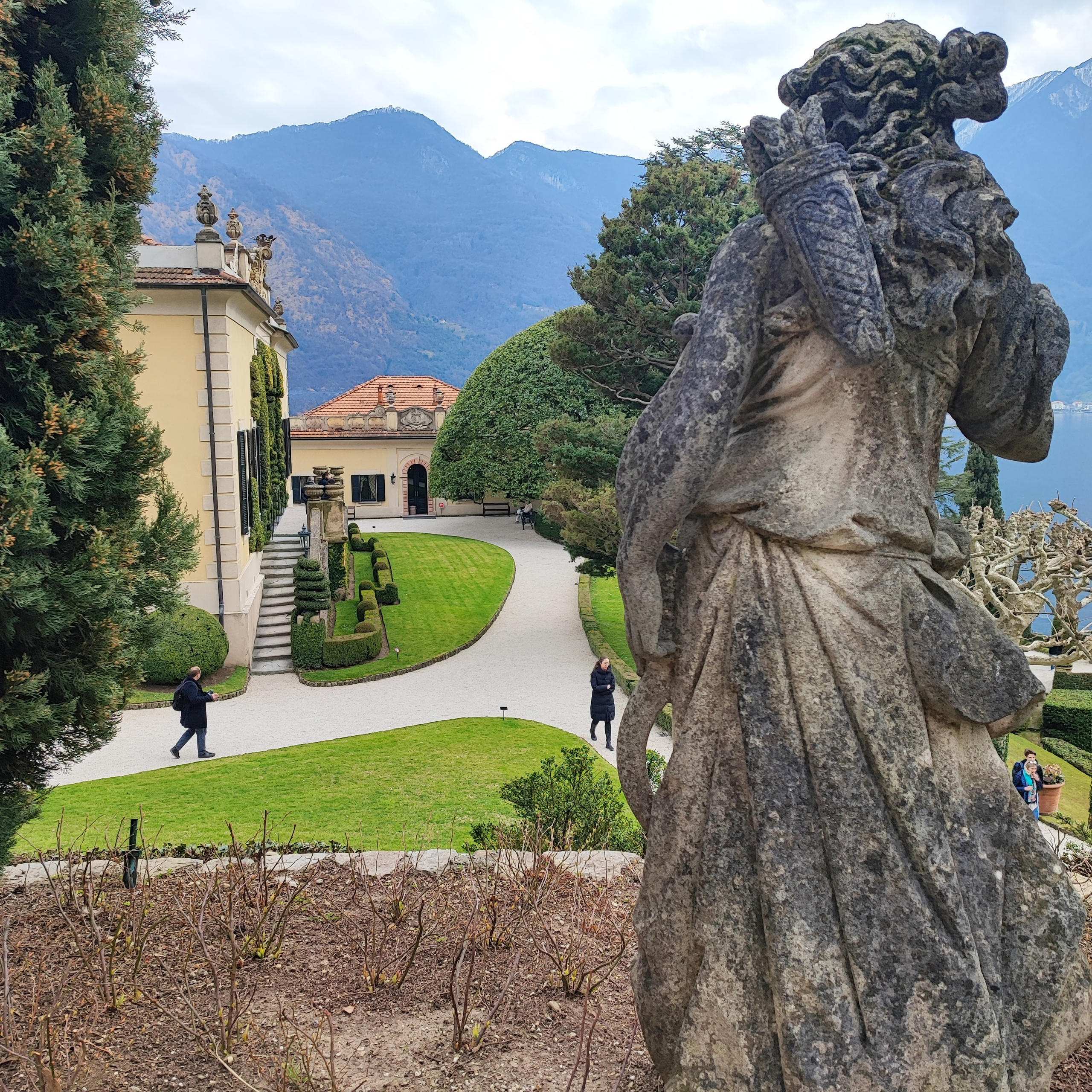 Locations Como. Wedding and elopement photographer Italy Tuscany Como Milan Pavia Marija Galaka