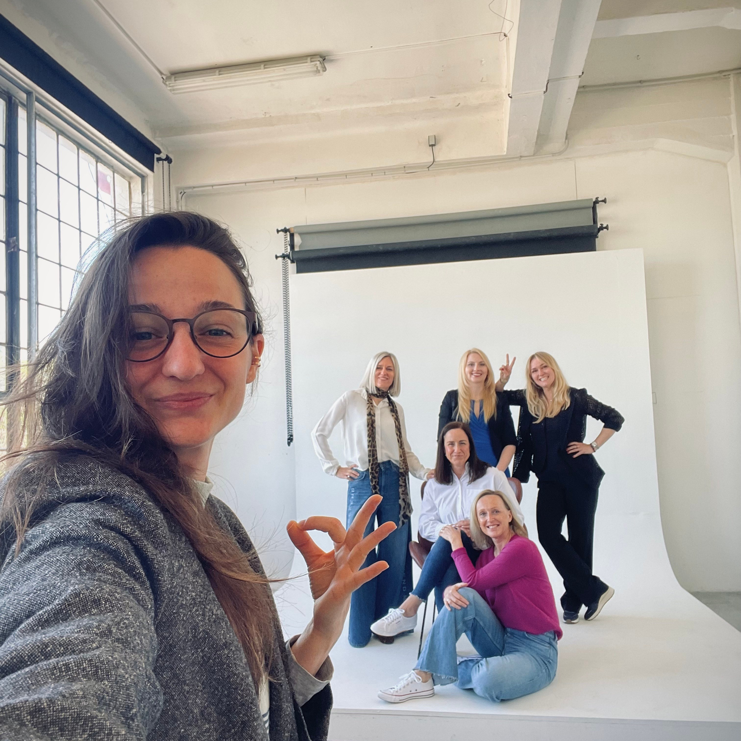 WORKSHOPS. Dana Lišková — Empathetic Photographer | Introspective Artist |Neurodivergent Coach | Founder of Artepy.cz