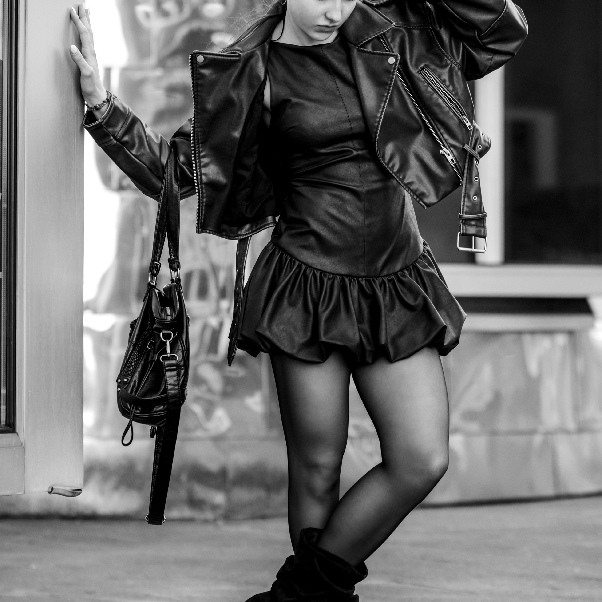 Strolling through MedienHafen, Düsseldorf. Monochromatic fashion shoot, urban style 2026