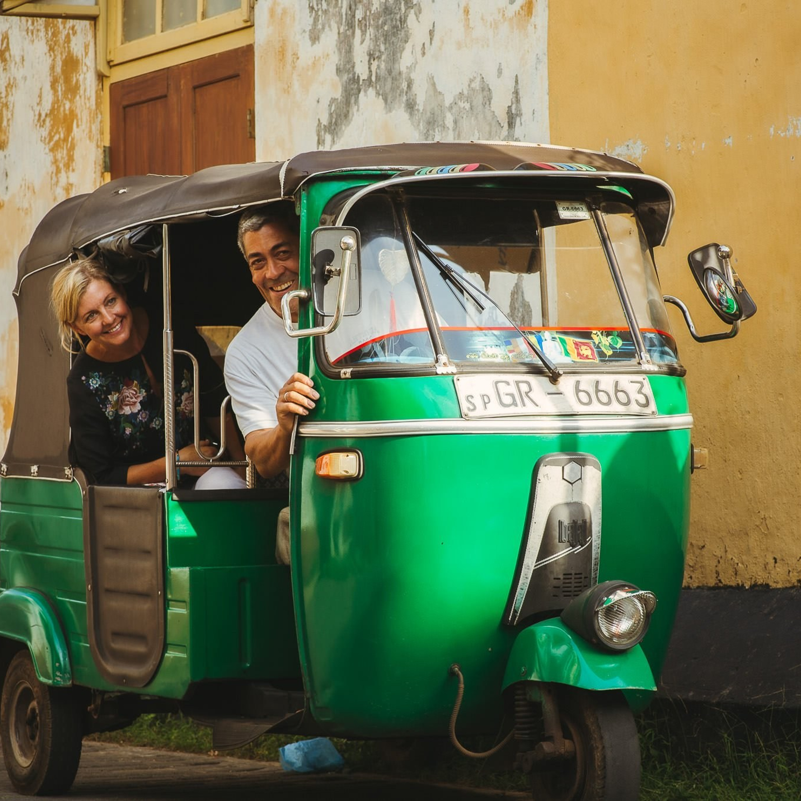 A Destination Poruwa wedding at Galle, Sri Lanka