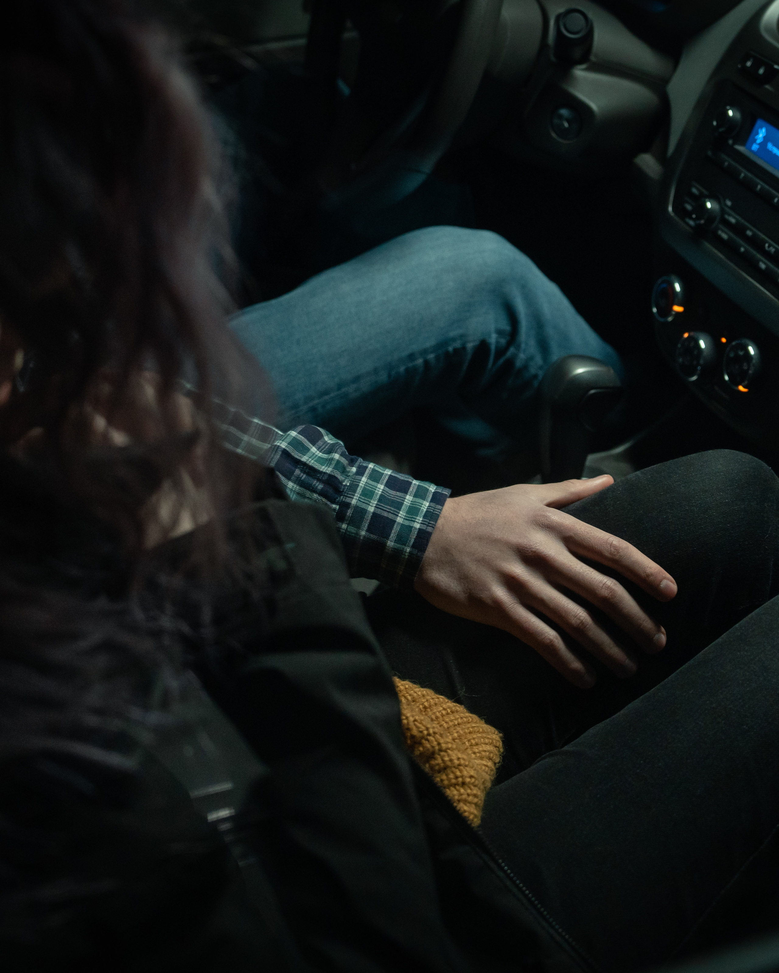 «Он схватил меня за ногу и пытался потрогать бедра»