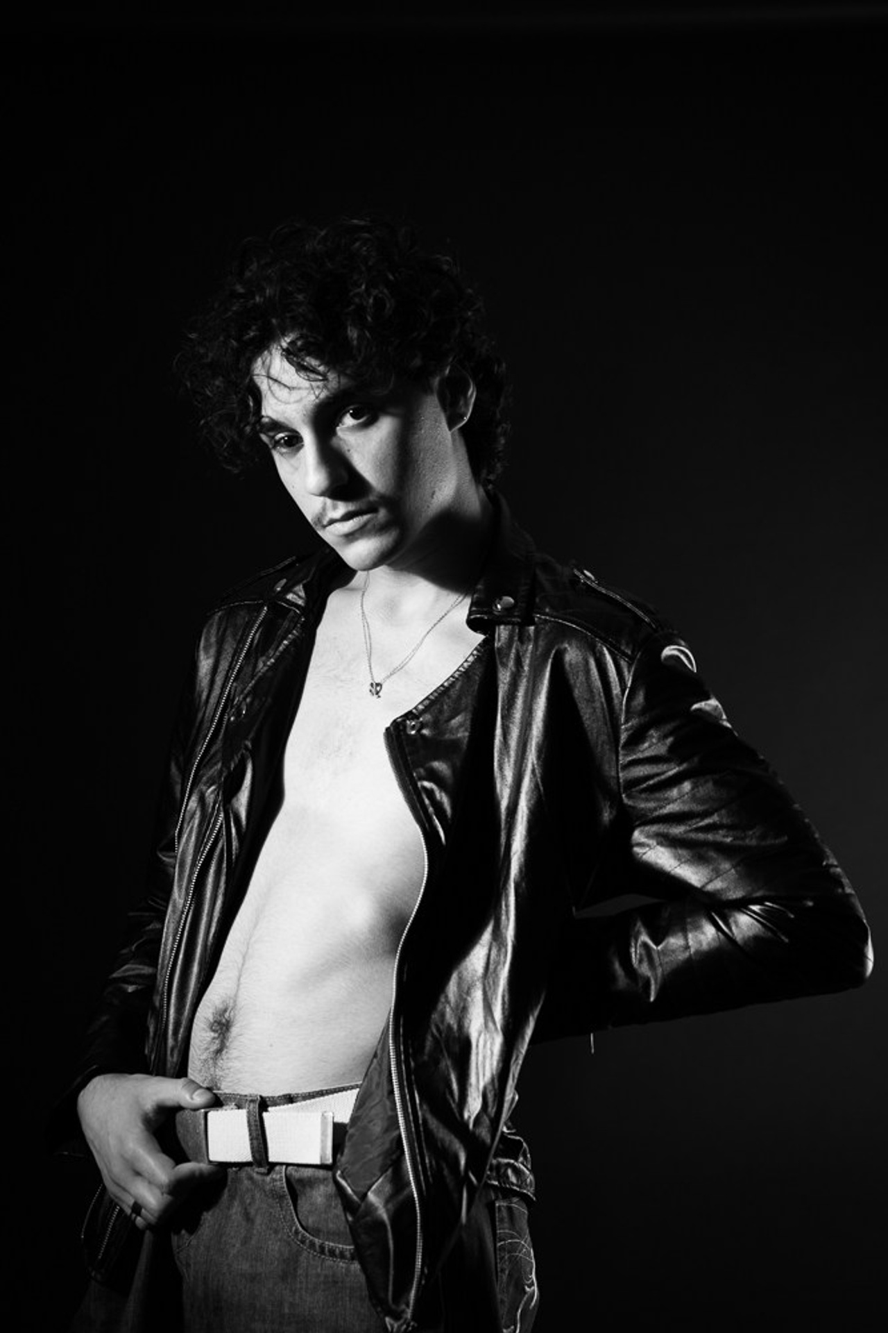 Silent Intervals – En undersökning av kropp, rum och tystnad | Elli Asker