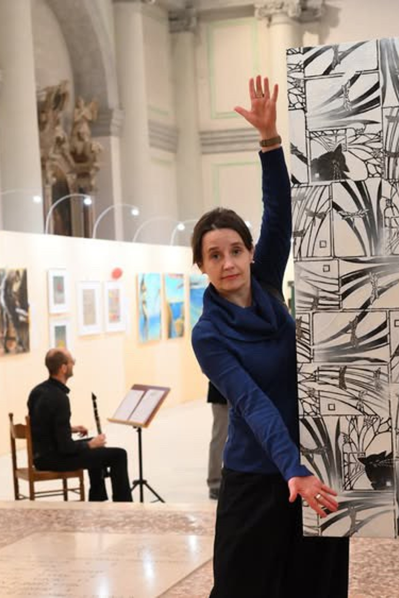 Roberta Gubitosi, the curator of the exhibition. Nadia Kuprina. Artist