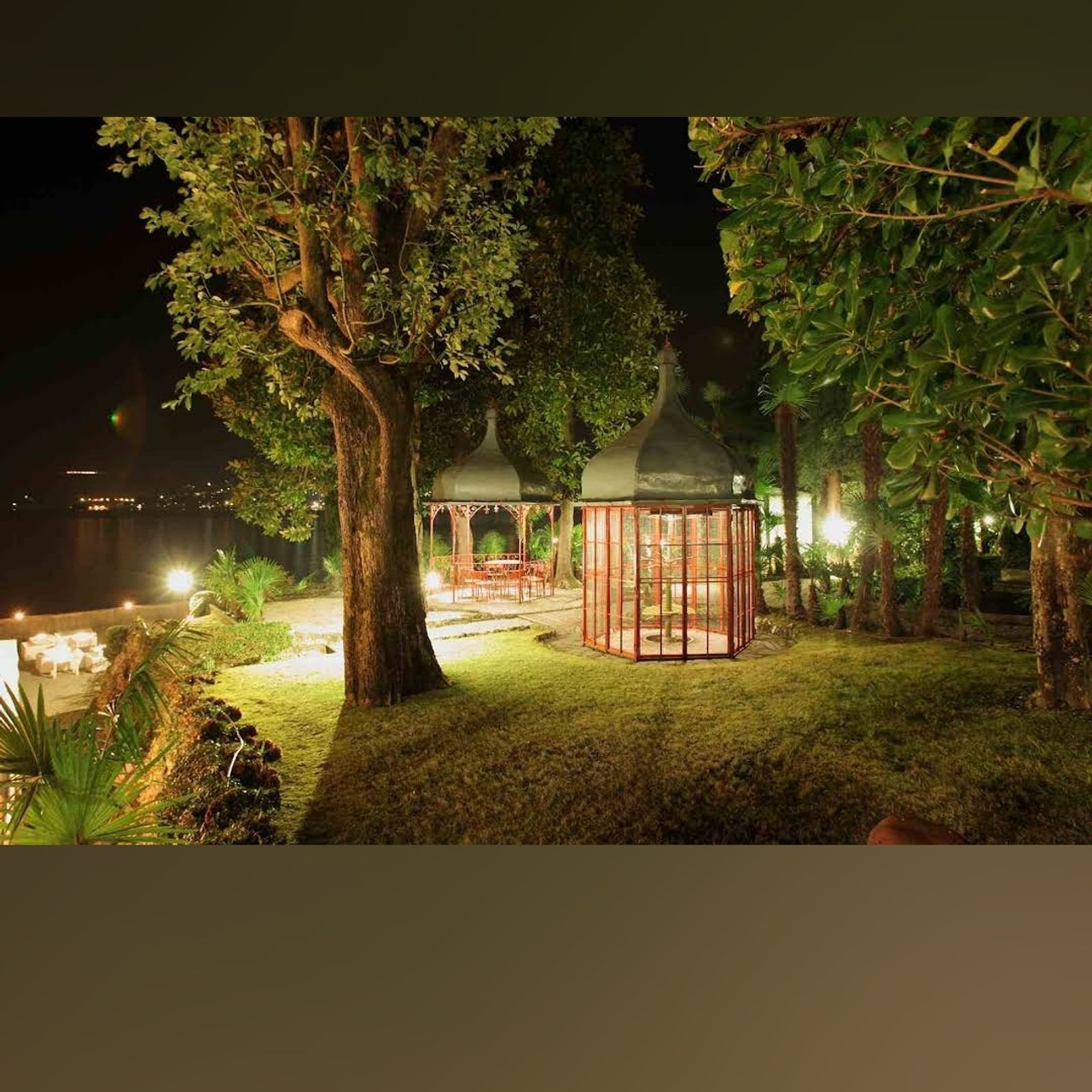 Locations Como. Wedding and elopement photographer Italy Tuscany Como Milan Pavia Marija Galaka