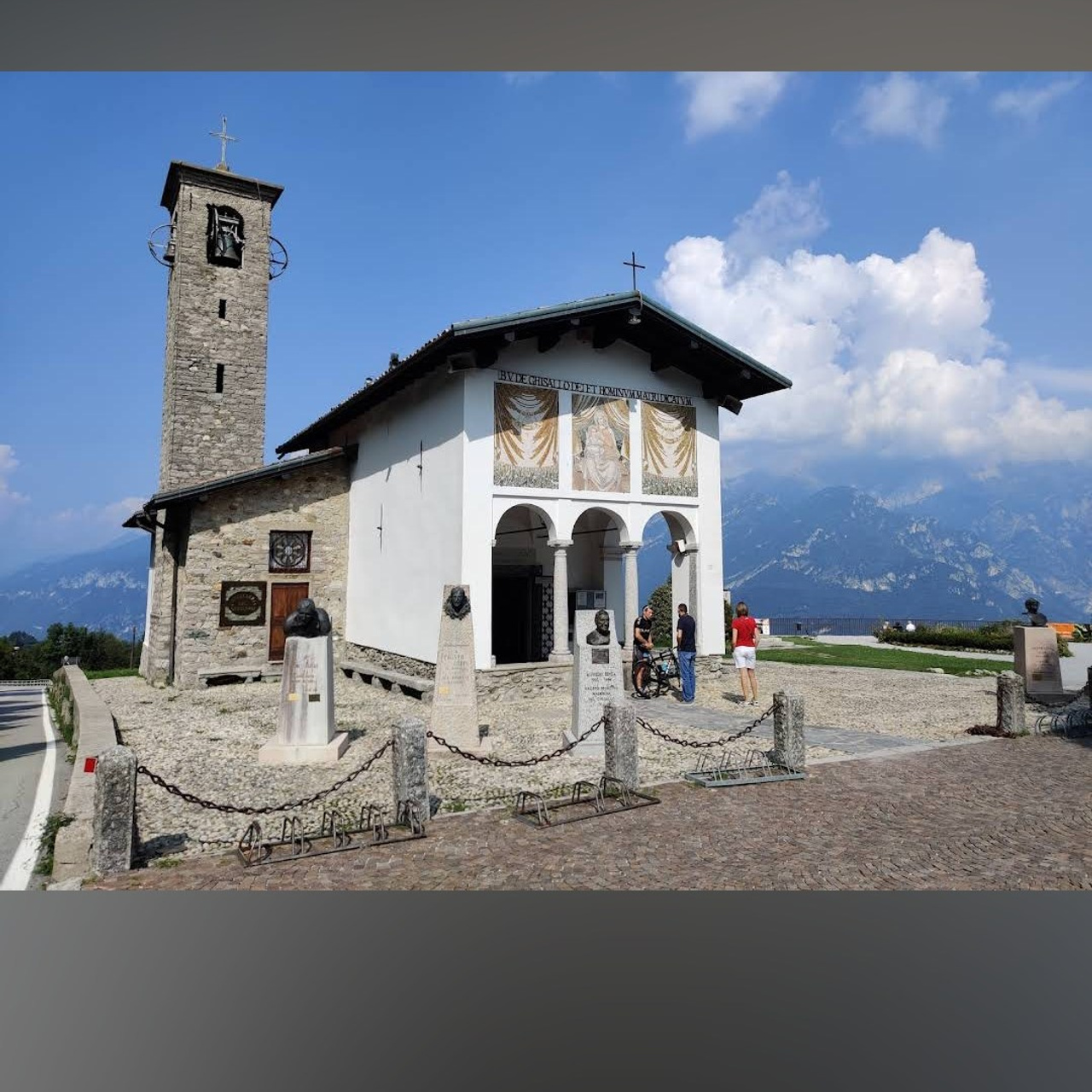 Locations Como. Wedding and elopement photographer Italy Tuscany Como Milan Pavia Marija Galaka