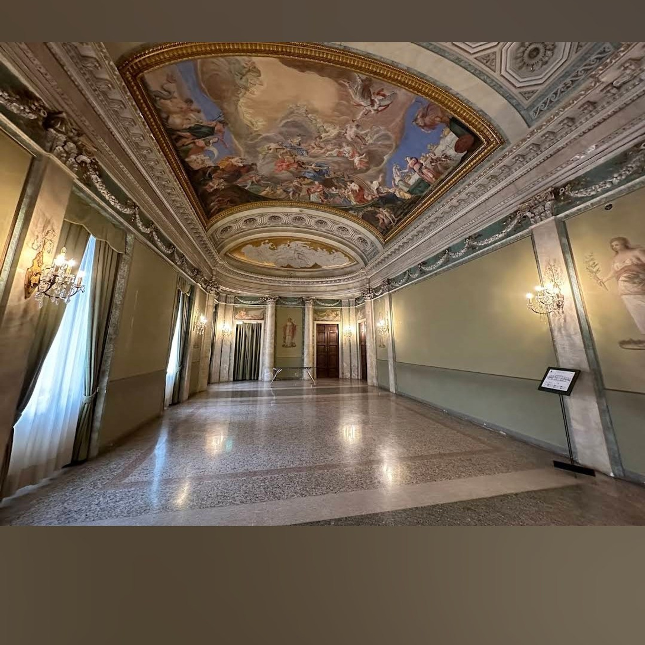 Locations Como. Wedding and elopement photographer Italy Tuscany Como Milan Pavia Marija Galaka