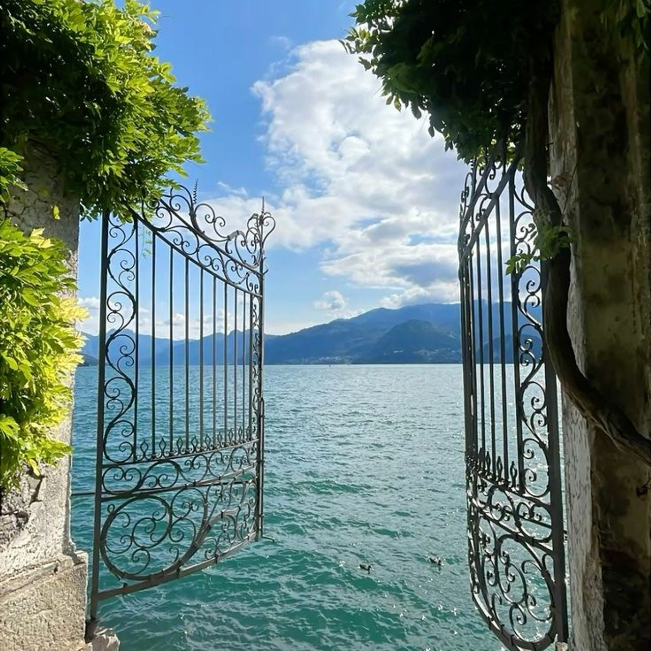 Locations Como. Wedding and elopement photographer Italy Tuscany Como Milan Pavia Marija Galaka