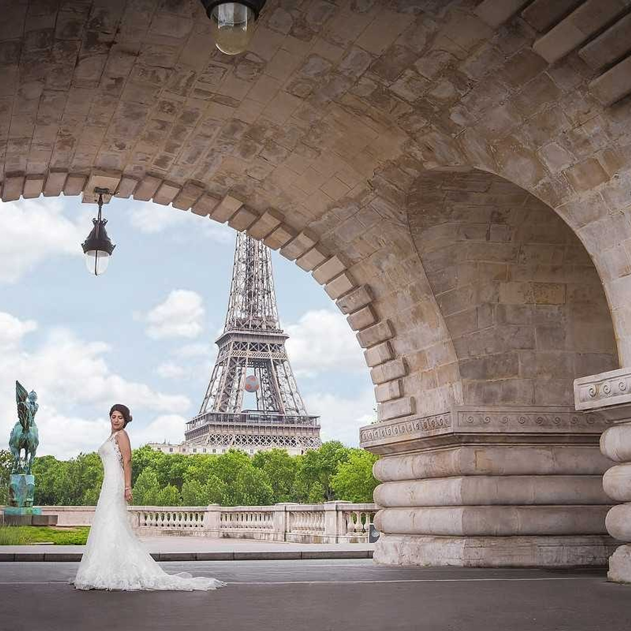 A Luxurious Wedding Photoshoot at Shangri-La Paris. Photographe à Paris