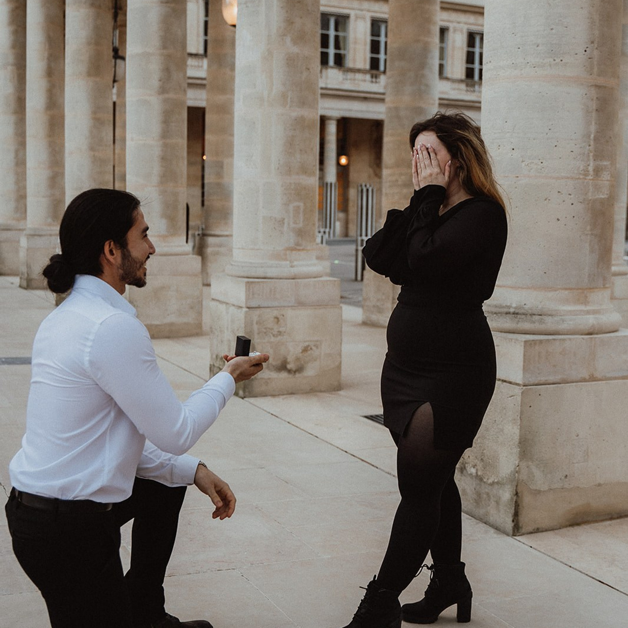Proposal photo-shoot. Photographer in Paris Yulia Shkadina | Couples, engagement, pre-wedding, individual photo-shoots in Paris at the best locations