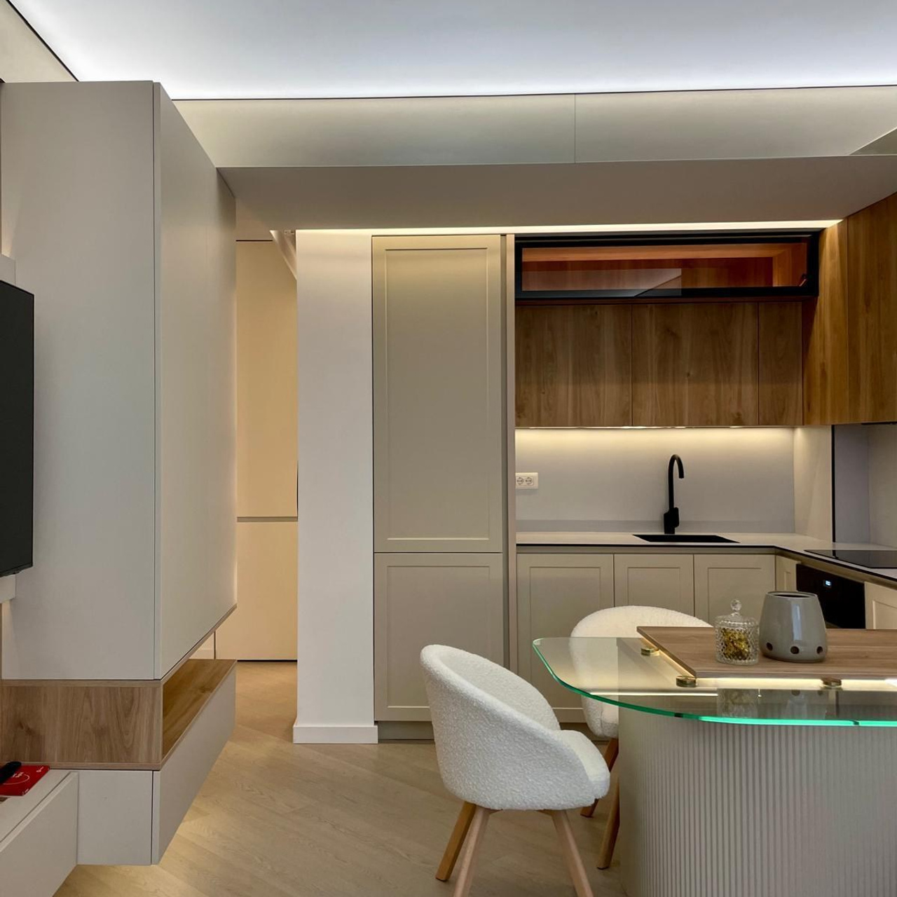 C.North – Apartament Modern | Elena Ionescu. IONESCU ELENA