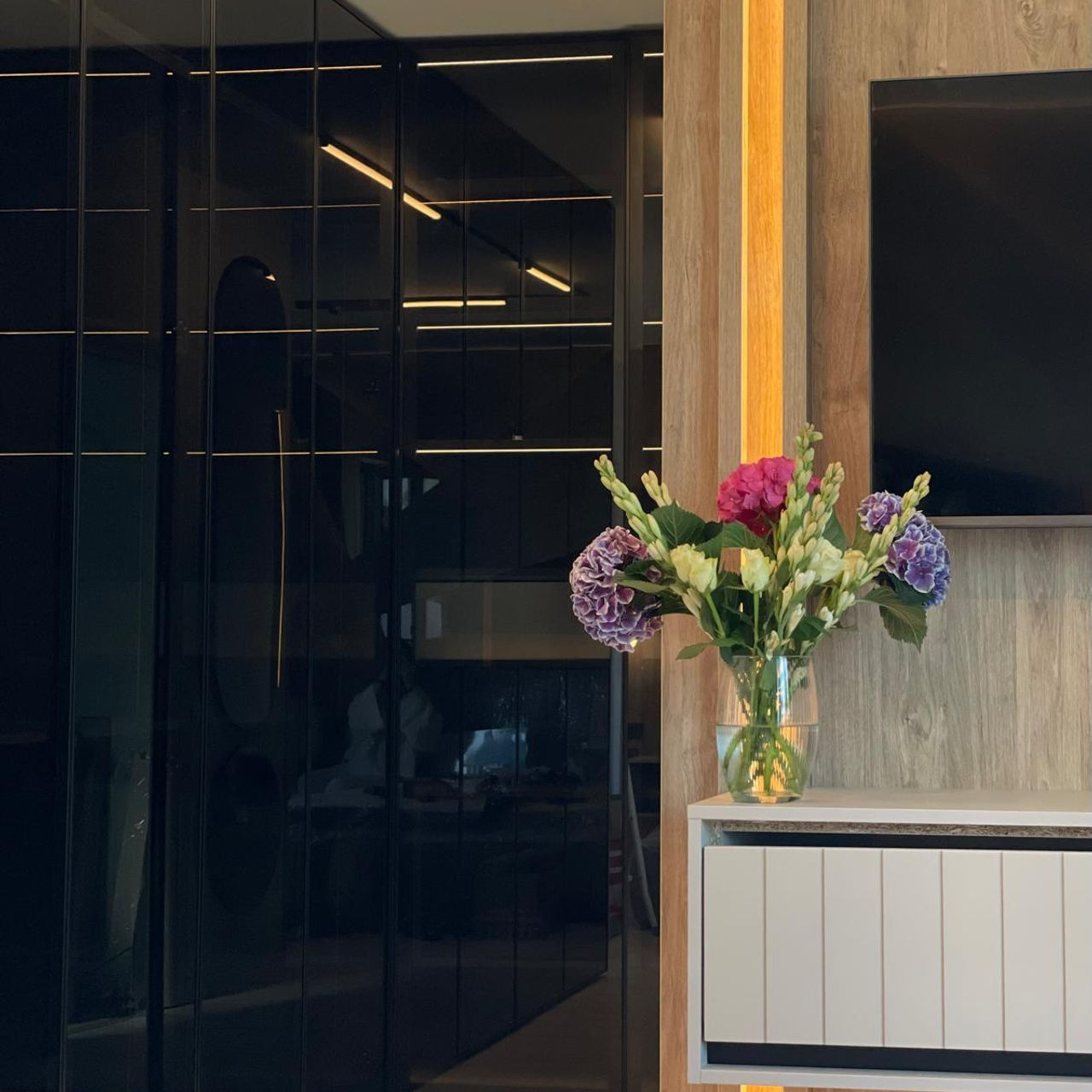 The 8 Residence – Proiect Apartament Modern. IONESCU ELENA