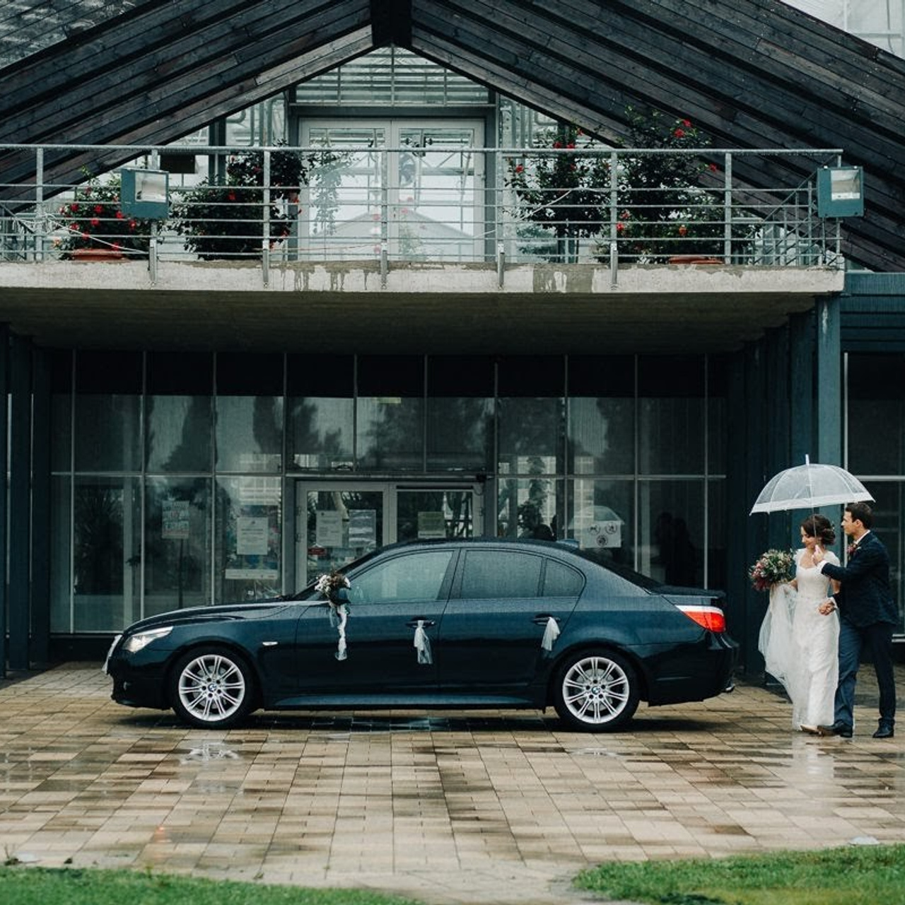 Fotosesijas vietas, ja kāzu dienā līst lietus?