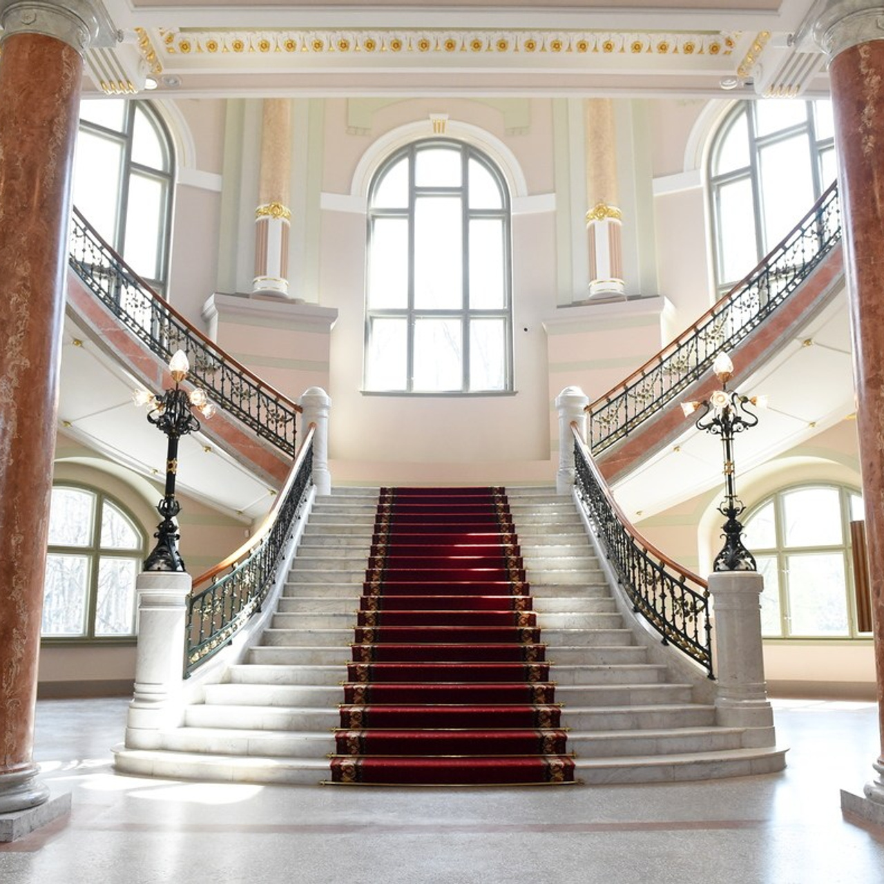 Fotosesijas vietas, ja kāzu dienā līst lietus?