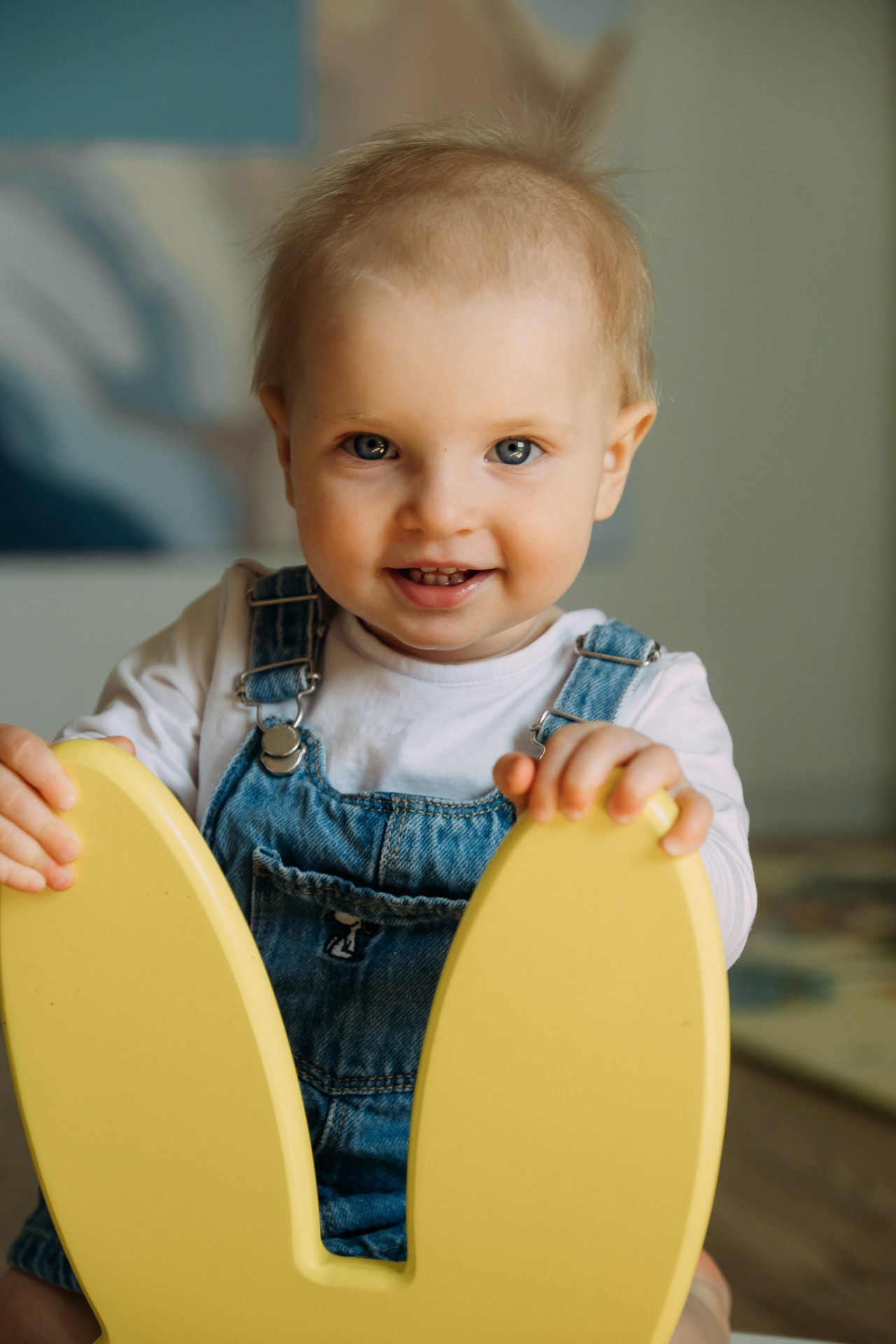 Алёнка и ее маленький зайчик Софи. Сімейний і портретний фотограф у Києві Проценко Алла