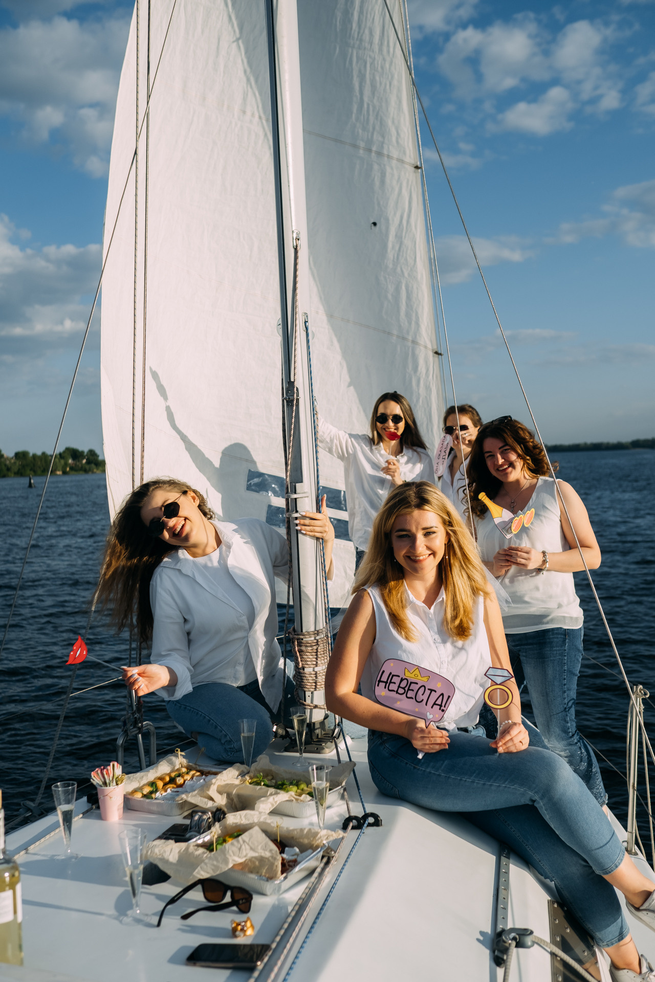 Девичник на яхте для Вишенки. Сімейний і портретний фотограф у Києві Проценко Алла
