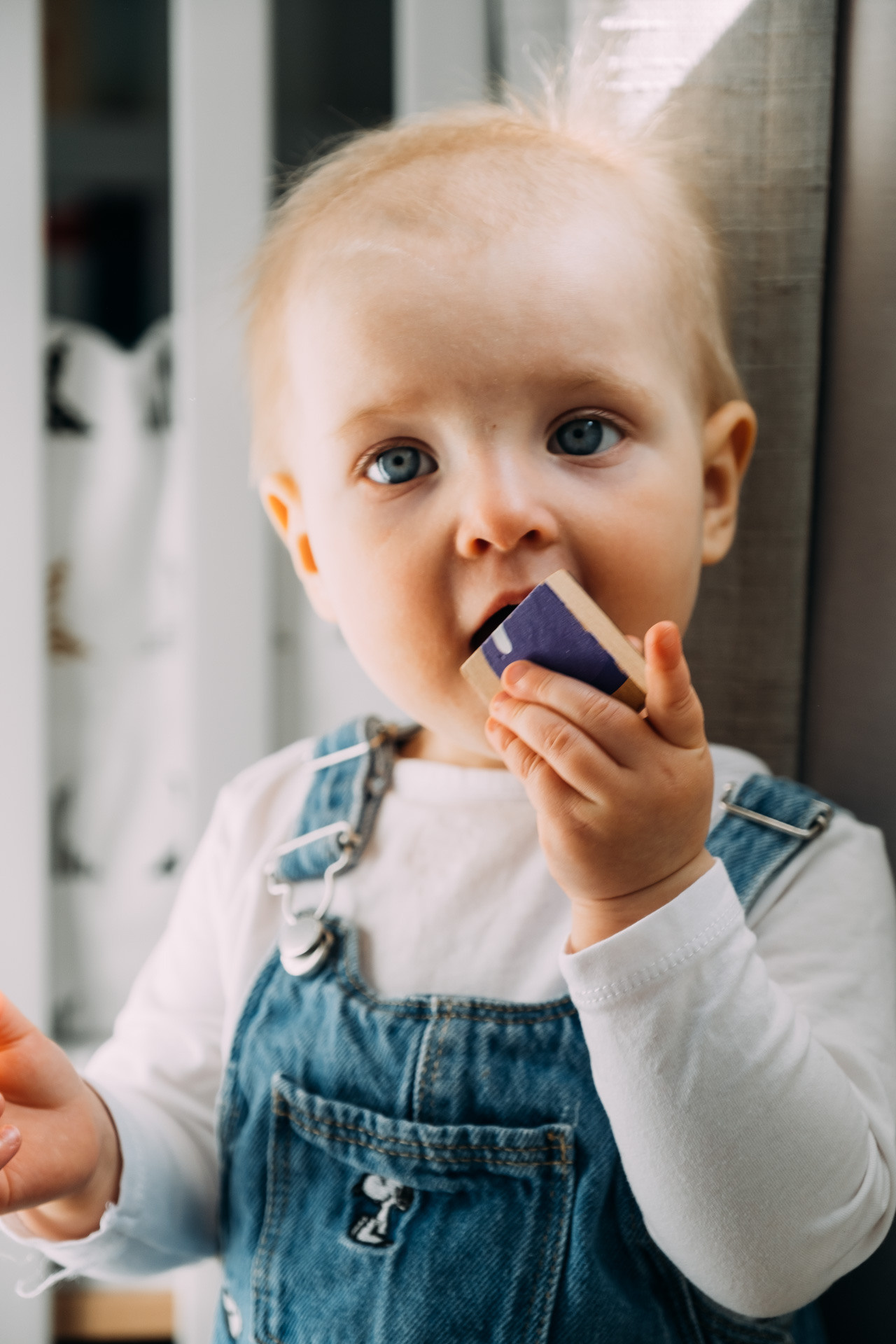 Алёнка и ее маленький зайчик Софи. Сімейний і портретний фотограф у Києві Проценко Алла
