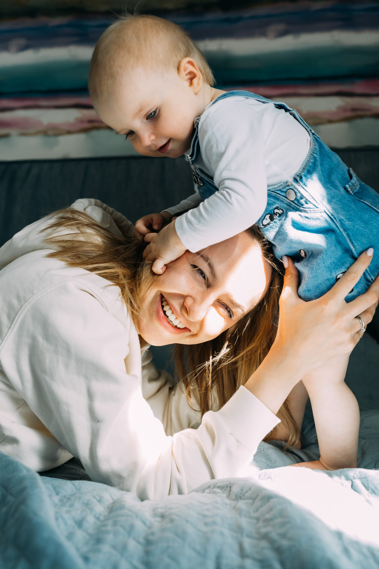Алёнка и ее маленький зайчик Софи. Сімейний і портретний фотограф у Києві Проценко Алла
