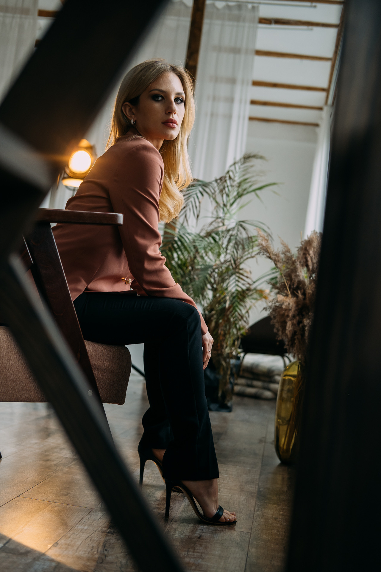 Цветочная фотосессия Иры. Сімейний і портретний фотограф у Києві Проценко Алла