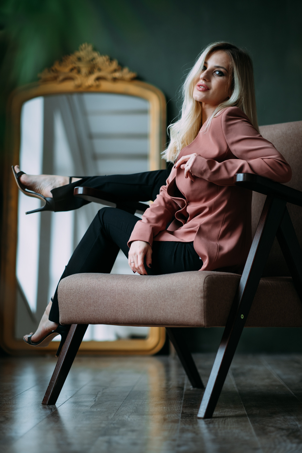 Цветочная фотосессия Иры. Сімейний і портретний фотограф у Києві Проценко Алла