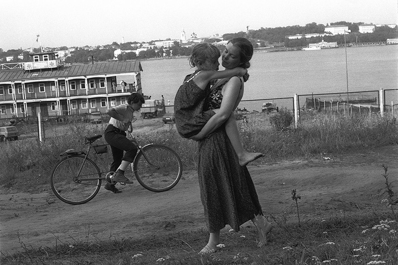 Mother and daughter, Kostroma, Russian SFSR. August 1990
