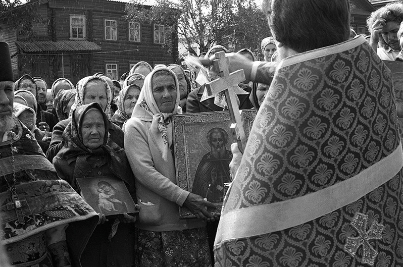 Procession of the Cross, Chukhloma, Kostroma Region, Russian SFSR. July 1989