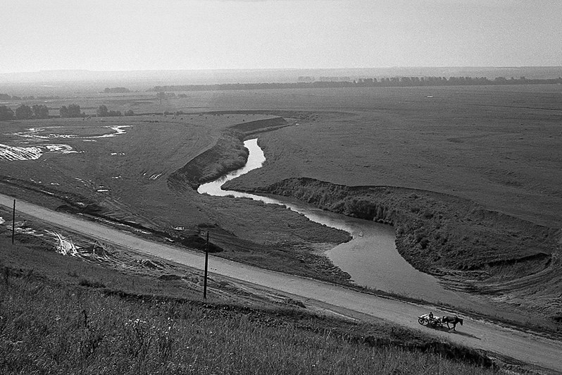 Дорога близ деревни Русское Танаево, Зеленодольский район, Татарстан, Россия. 1989