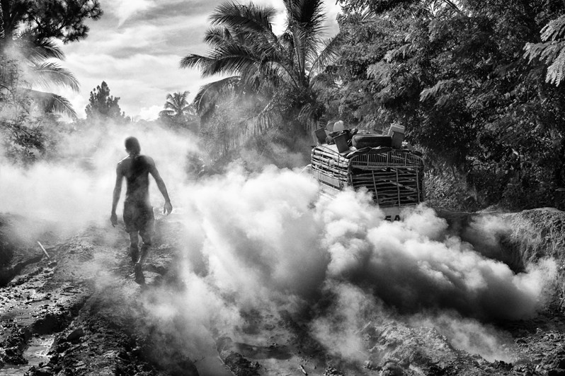 Route nationale 5, Mananara Nord district, Analanjirofo region, Toamasina province, Republic of Madagascar. 2014