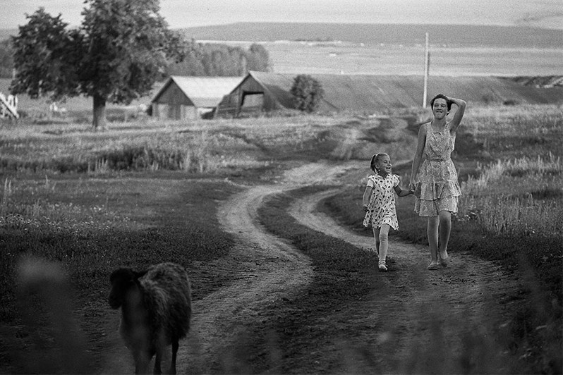 Близко к счастью, деревня Паново, Зеленодольский район, Татарстан, Россия. 1993