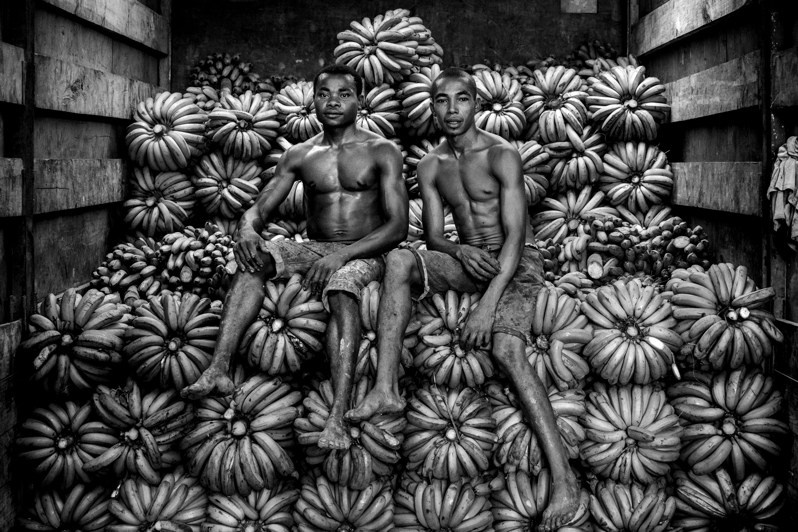 Dockers and bananas for local and export markets, Antsenavolo, Mananjary district, Vatovavi region, Fianarantsoa province, Republic of Madagascar. 2020