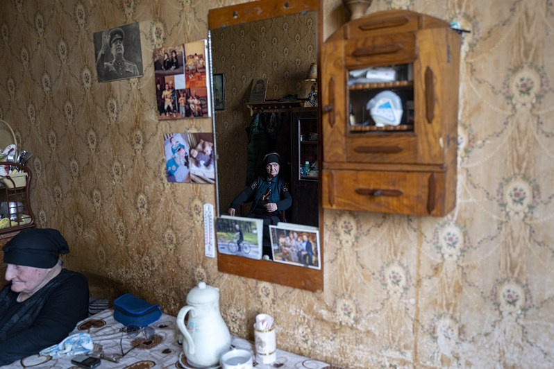 Lili Khvingia (aged 84) from the village of Heivani, the ‘Kolkheti’ sanatorium (formerly ‘Zheleznodorozhnik’), Tskhaltubo municipality, Imereti region, Georgia. May 2021