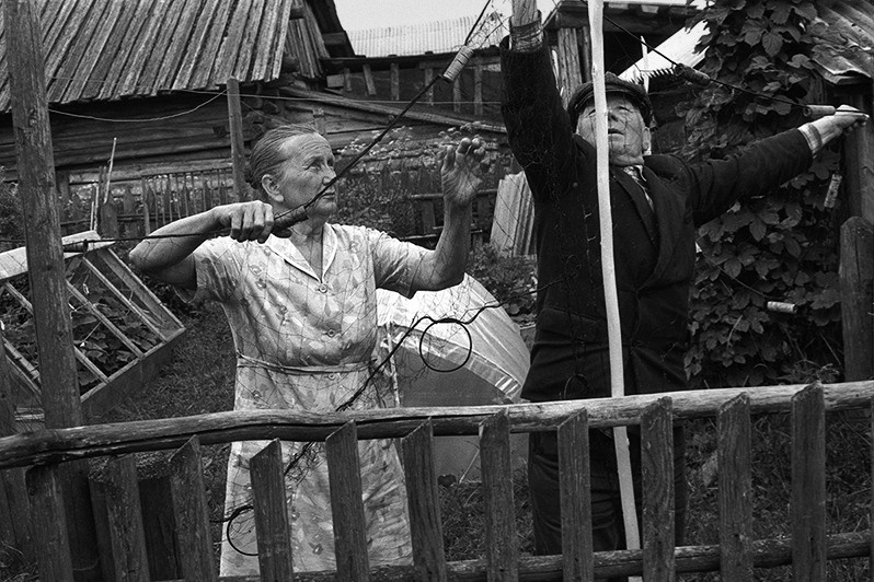 Drying of nets, Vershinino village, Plesetskiy district, Arkhangelsk region, Russian SFSR. July 1990