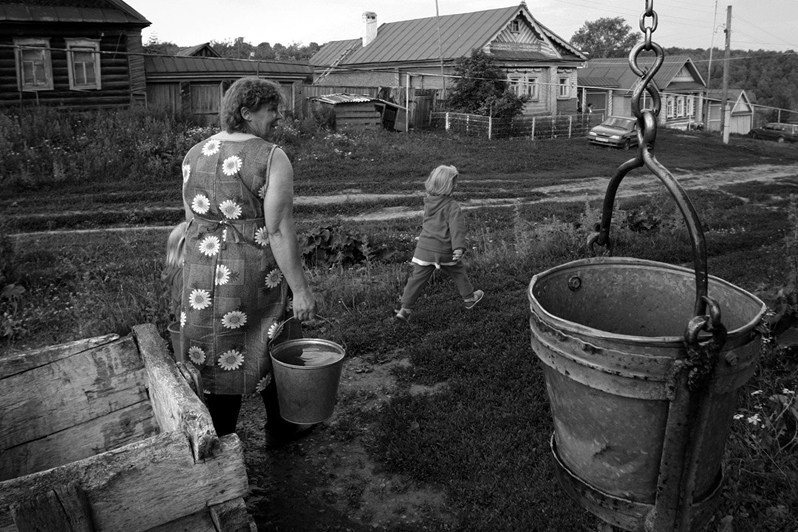 Вода из колодца, деревня Паново, Зеленодольский район, Татарстан, Россия. 2009