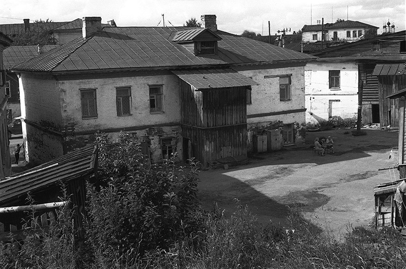 View of the yard from the city shaft, Galich, Kostroma region, Russia. August 1990