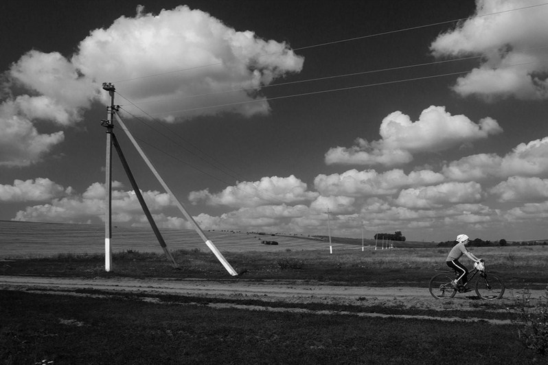 Дорога близ деревни Кичкеево, Кайбицкий район, Татарстан, Россия. 2015